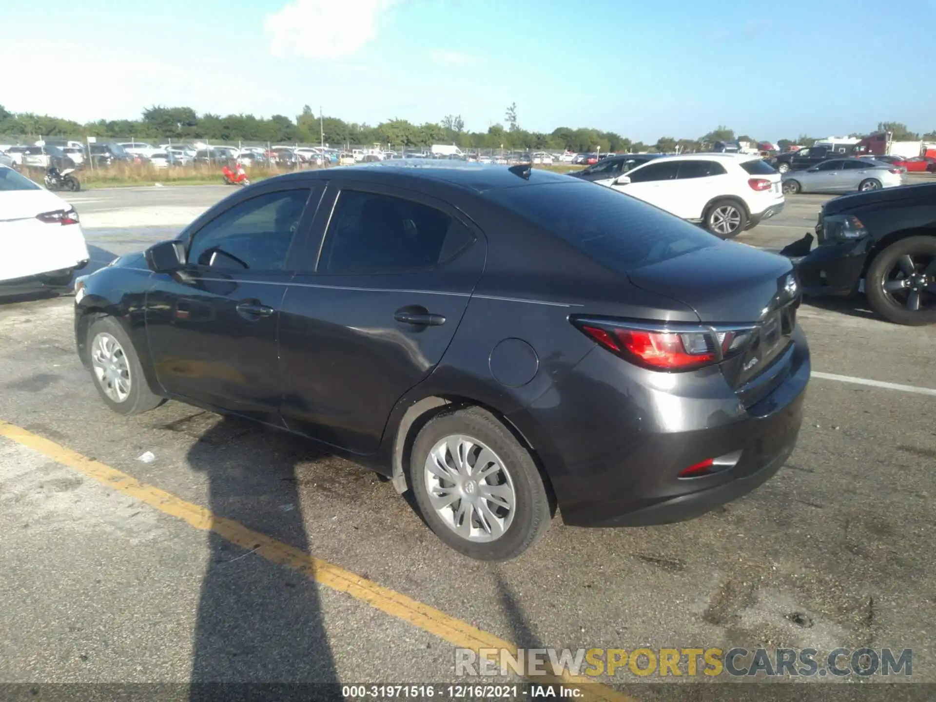 3 Photograph of a damaged car 3MYDLBYV1KY503793 TOYOTA YARIS SEDAN 2019