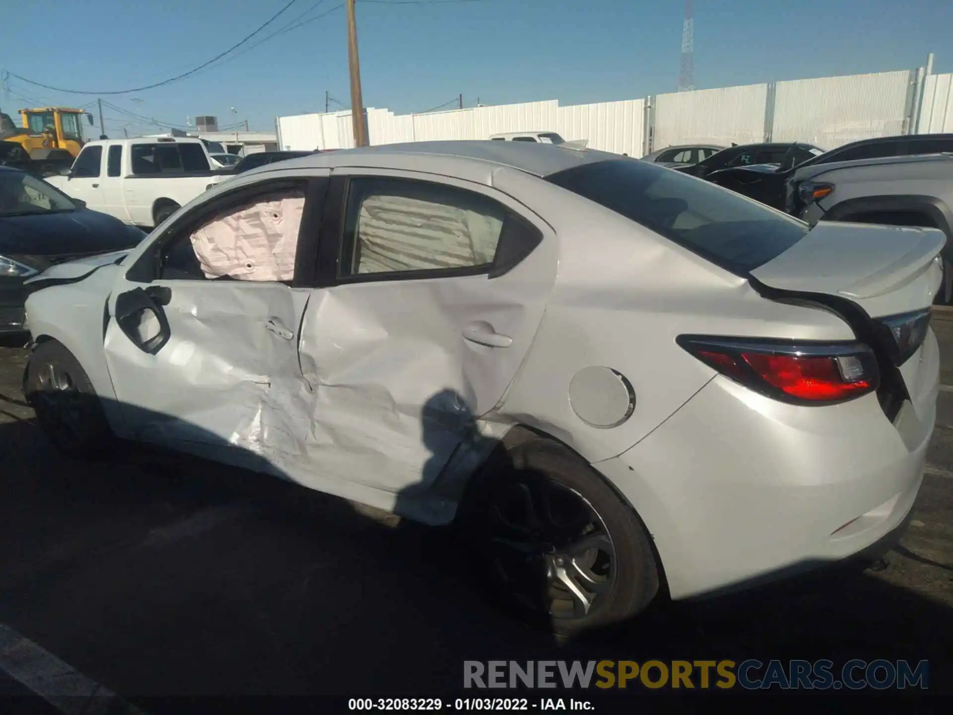 6 Photograph of a damaged car 3MYDLBYV1KY508606 TOYOTA YARIS SEDAN 2019