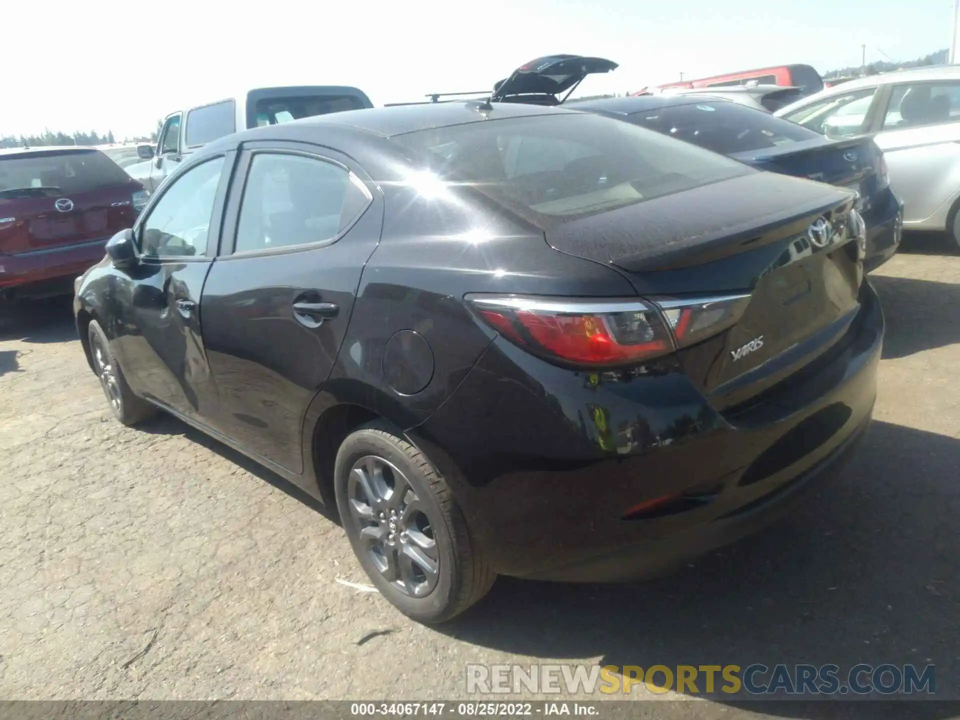 3 Фотография поврежденного автомобиля 3MYDLBYV1KY518634 TOYOTA YARIS SEDAN 2019