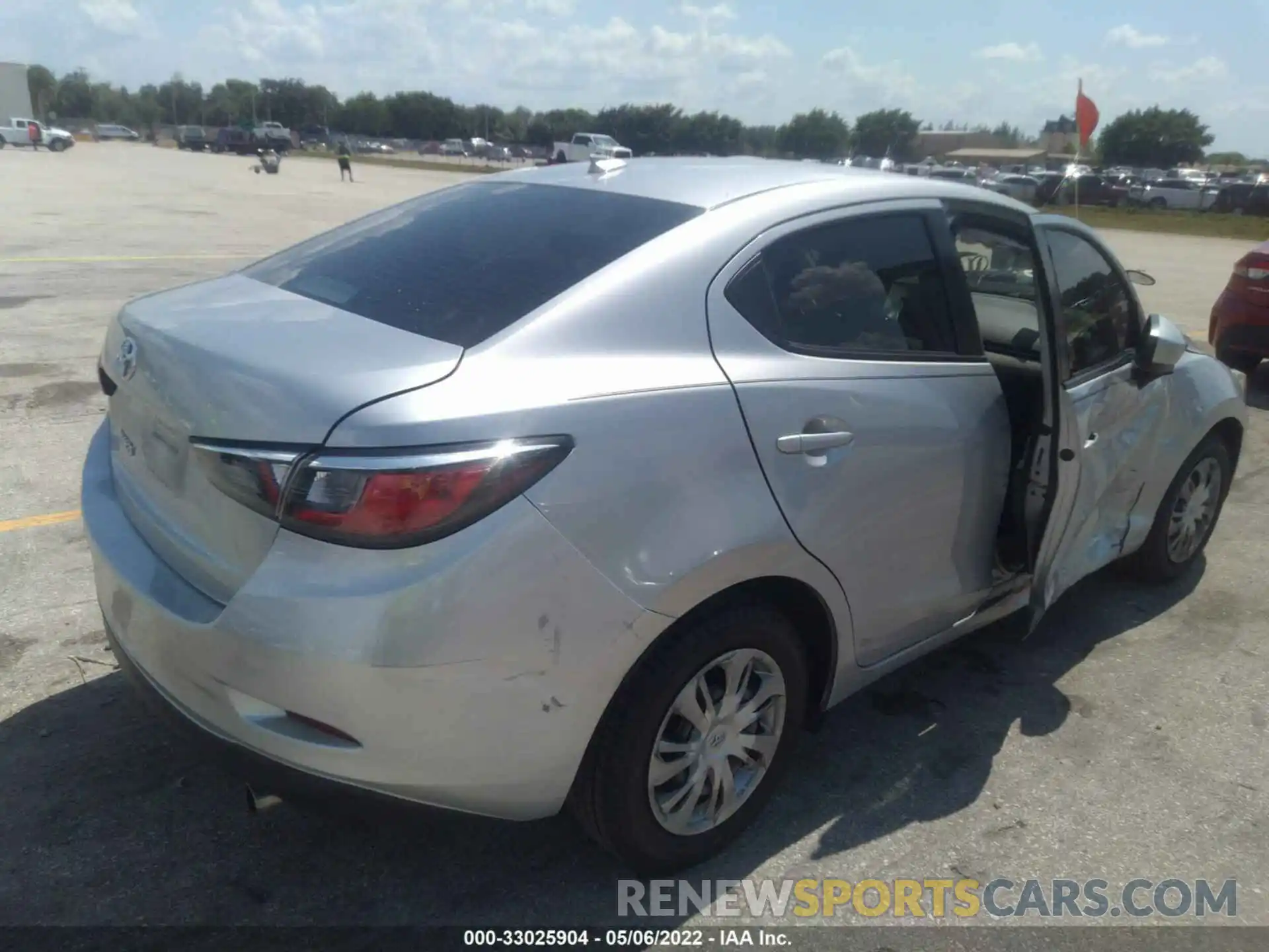 4 Photograph of a damaged car 3MYDLBYV1KY520996 TOYOTA YARIS SEDAN 2019