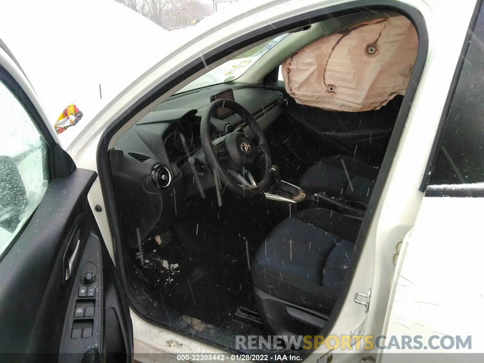 5 Photograph of a damaged car 3MYDLBYV1KY521579 TOYOTA YARIS SEDAN 2019