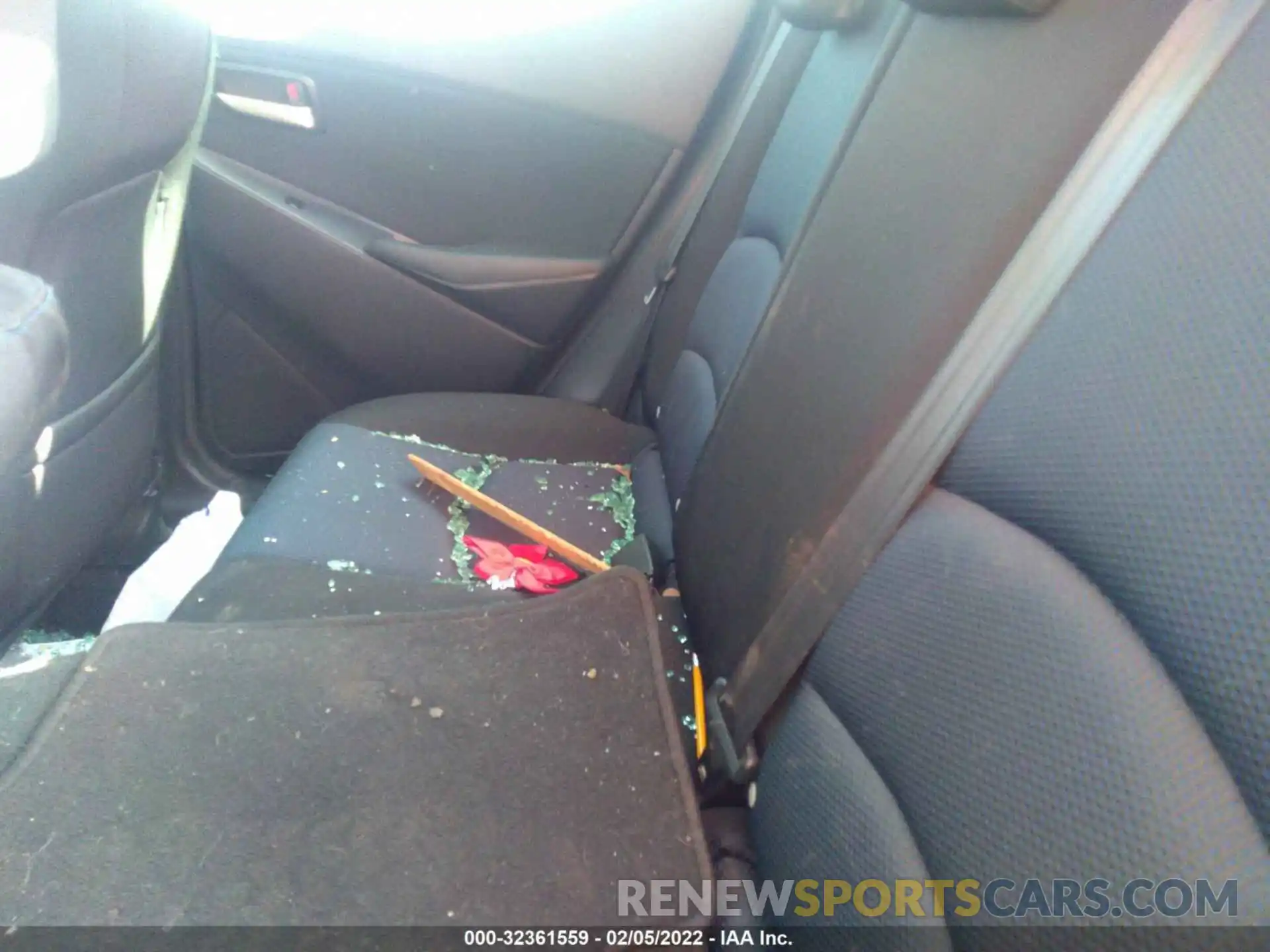 8 Photograph of a damaged car 3MYDLBYV1KY522408 TOYOTA YARIS SEDAN 2019