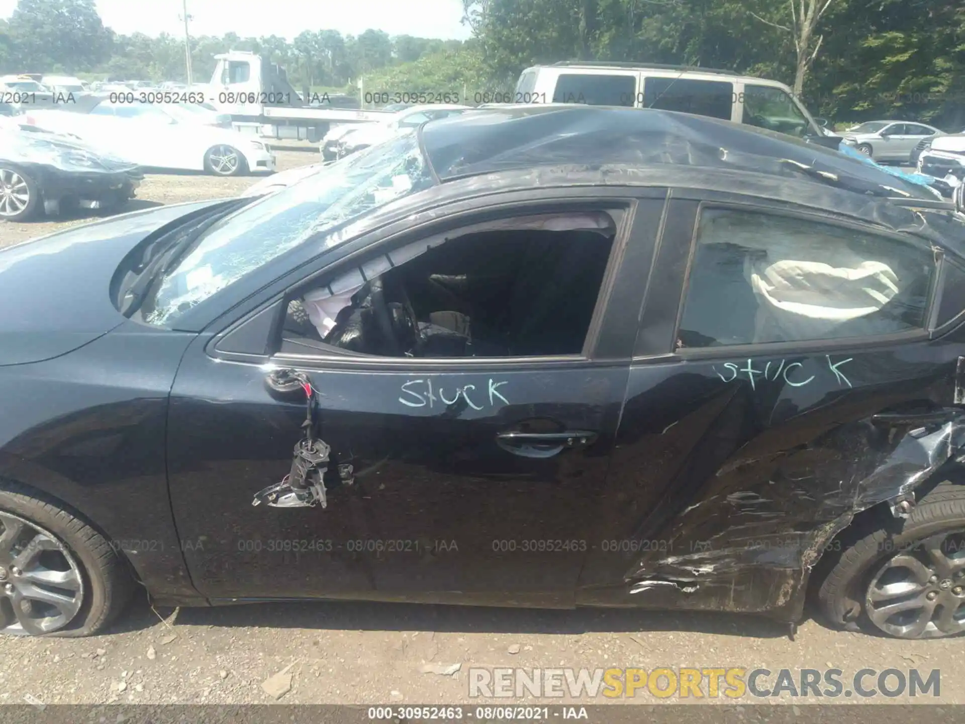 11 Photograph of a damaged car 3MYDLBYV2KY504421 TOYOTA YARIS SEDAN 2019