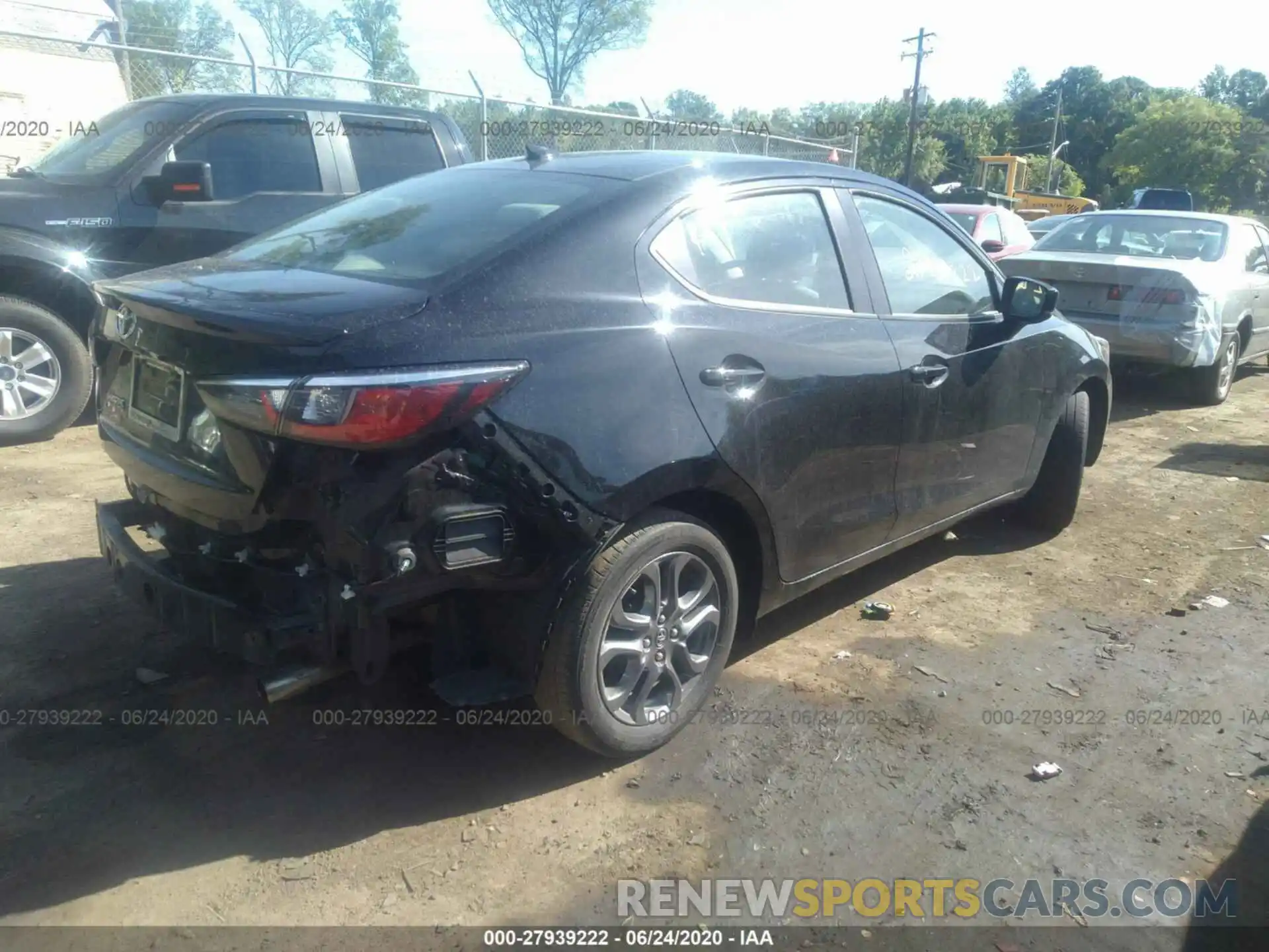 4 Photograph of a damaged car 3MYDLBYV2KY510042 TOYOTA YARIS SEDAN 2019