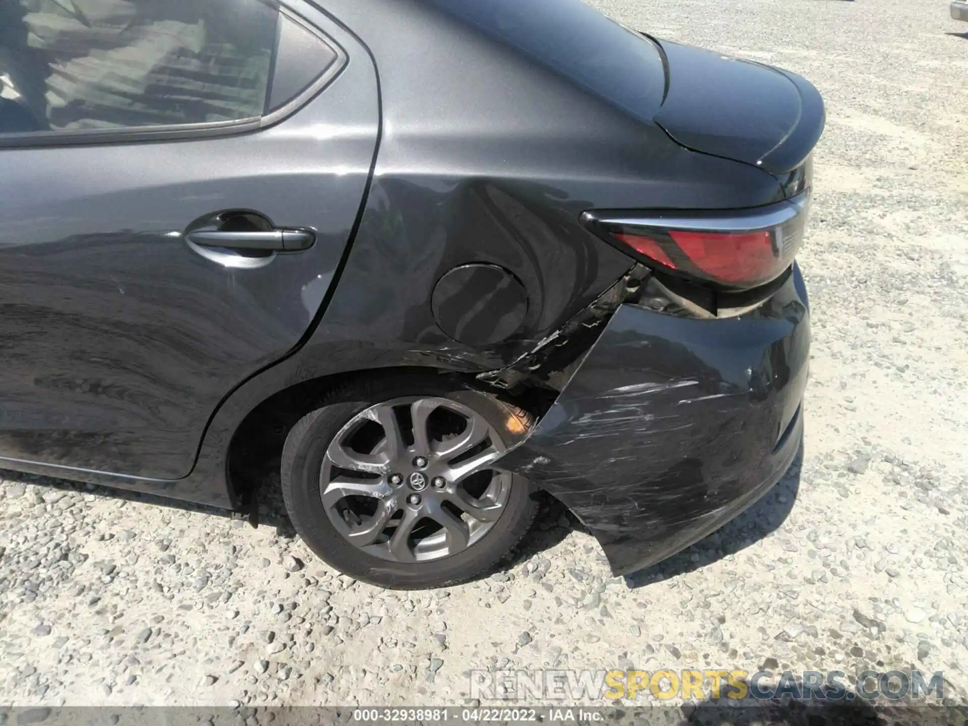 6 Photograph of a damaged car 3MYDLBYV2KY511501 TOYOTA YARIS SEDAN 2019