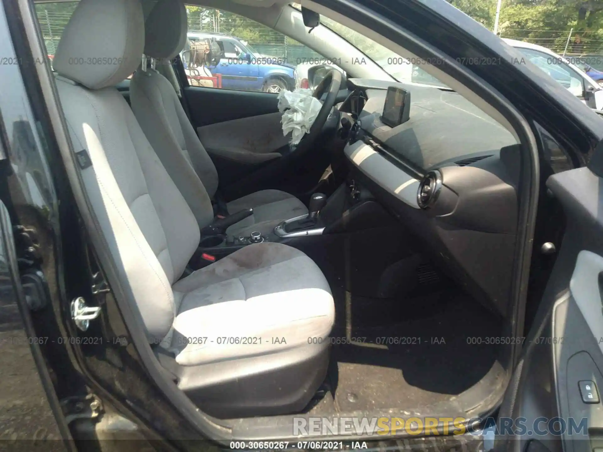 5 Photograph of a damaged car 3MYDLBYV2KY524653 TOYOTA YARIS SEDAN 2019