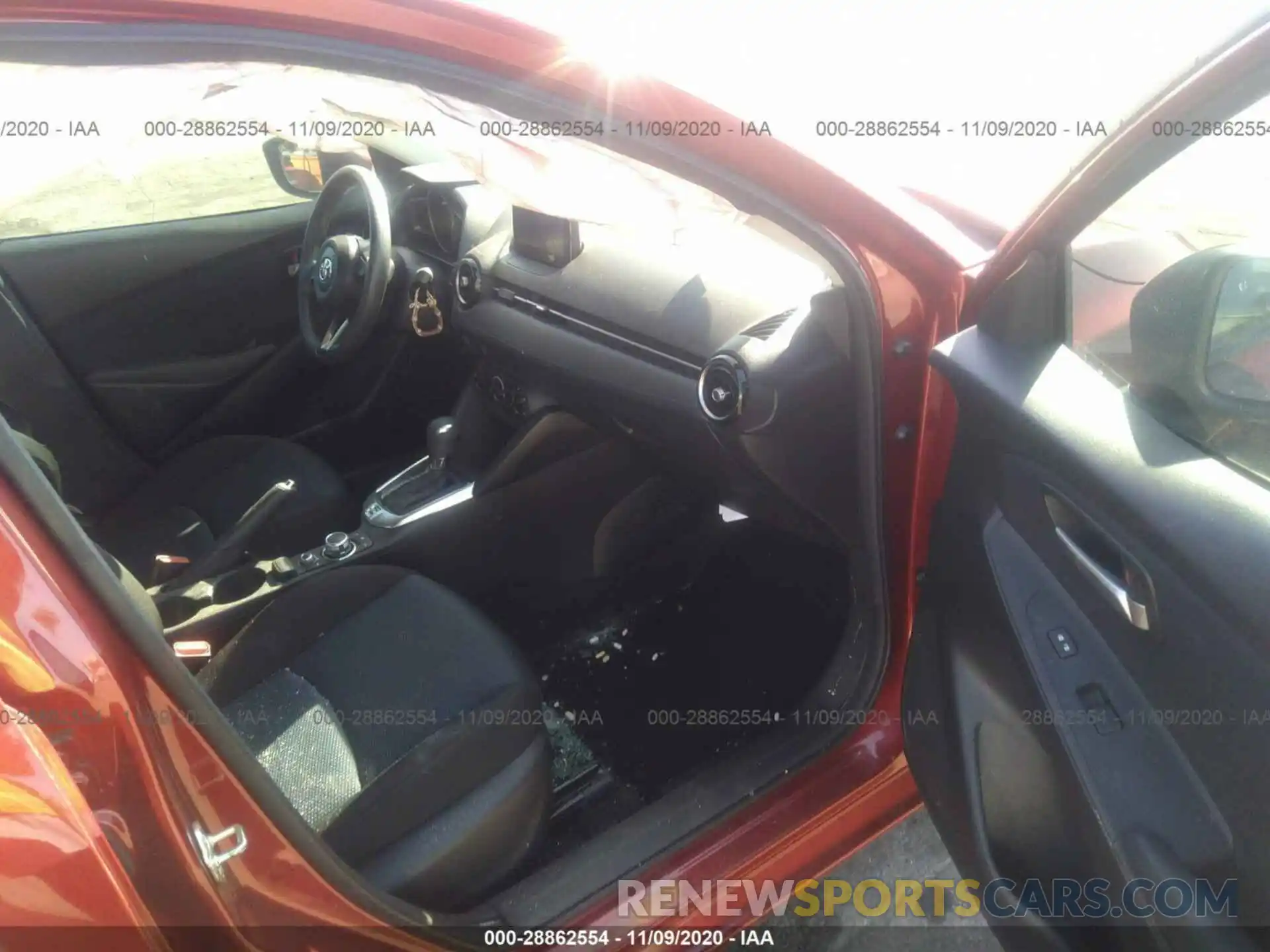 5 Photograph of a damaged car 3MYDLBYV2KY525043 TOYOTA YARIS SEDAN 2019