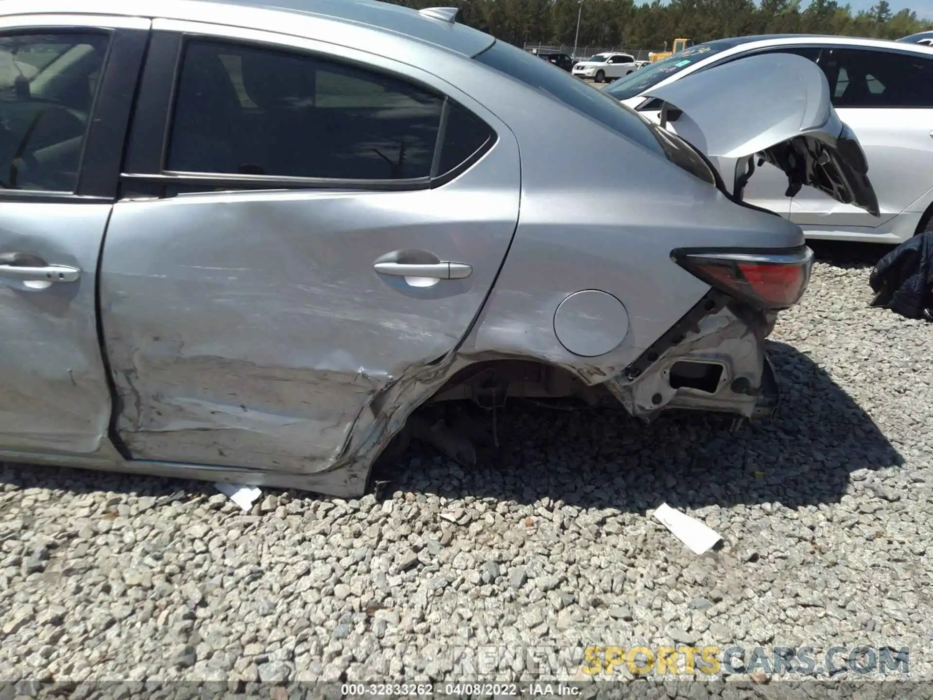 6 Photograph of a damaged car 3MYDLBYV2KY527603 TOYOTA YARIS SEDAN 2019