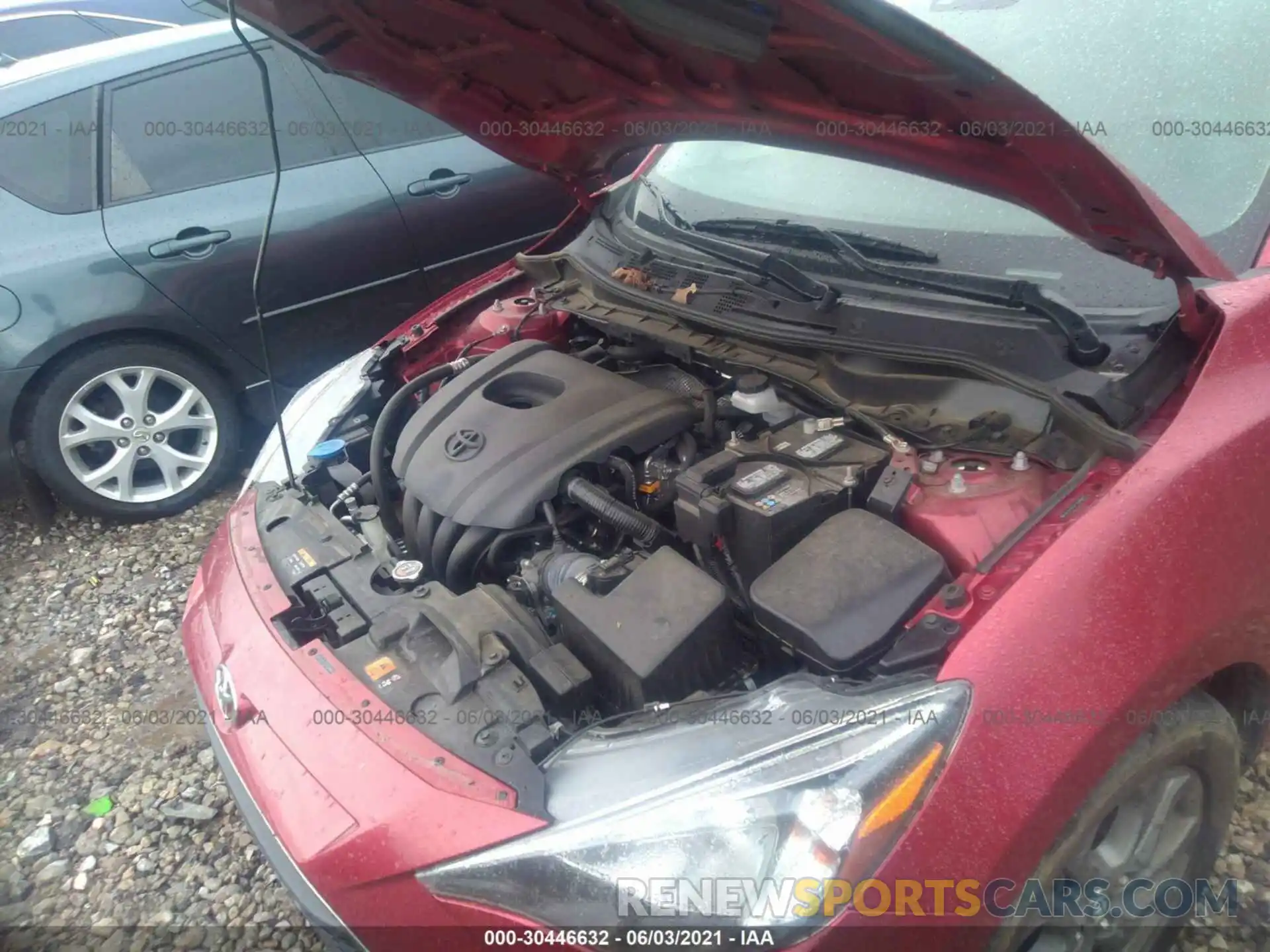 10 Photograph of a damaged car 3MYDLBYV3KY508607 TOYOTA YARIS SEDAN 2019