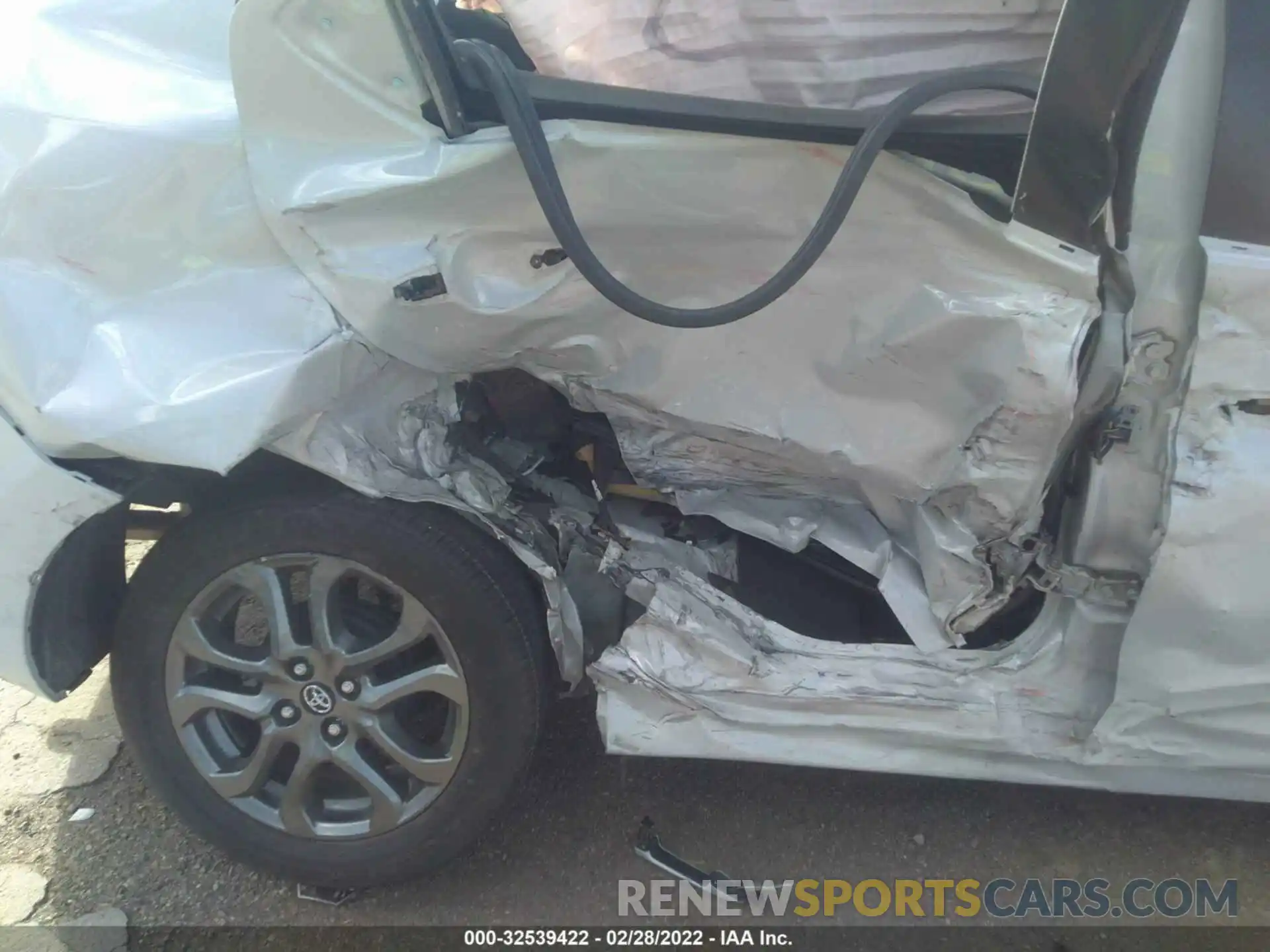 6 Photograph of a damaged car 3MYDLBYV3KY514505 TOYOTA YARIS SEDAN 2019