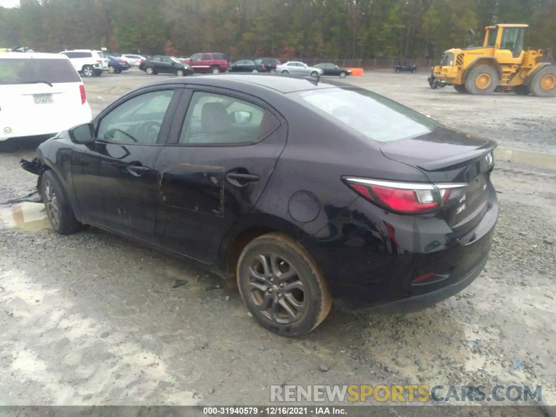 3 Photograph of a damaged car 3MYDLBYV4KY500581 TOYOTA YARIS SEDAN 2019