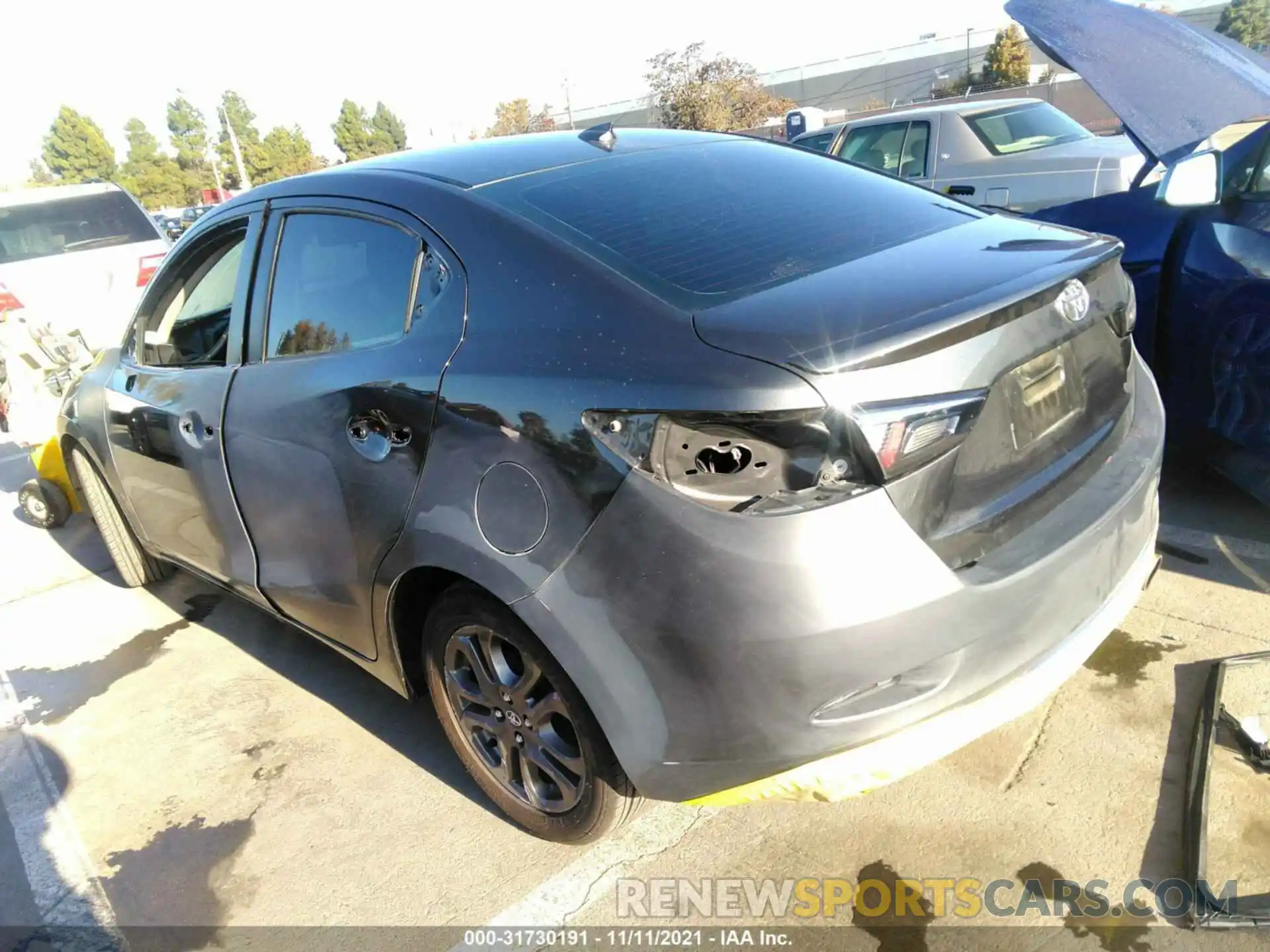 3 Photograph of a damaged car 3MYDLBYV4KY512231 TOYOTA YARIS SEDAN 2019