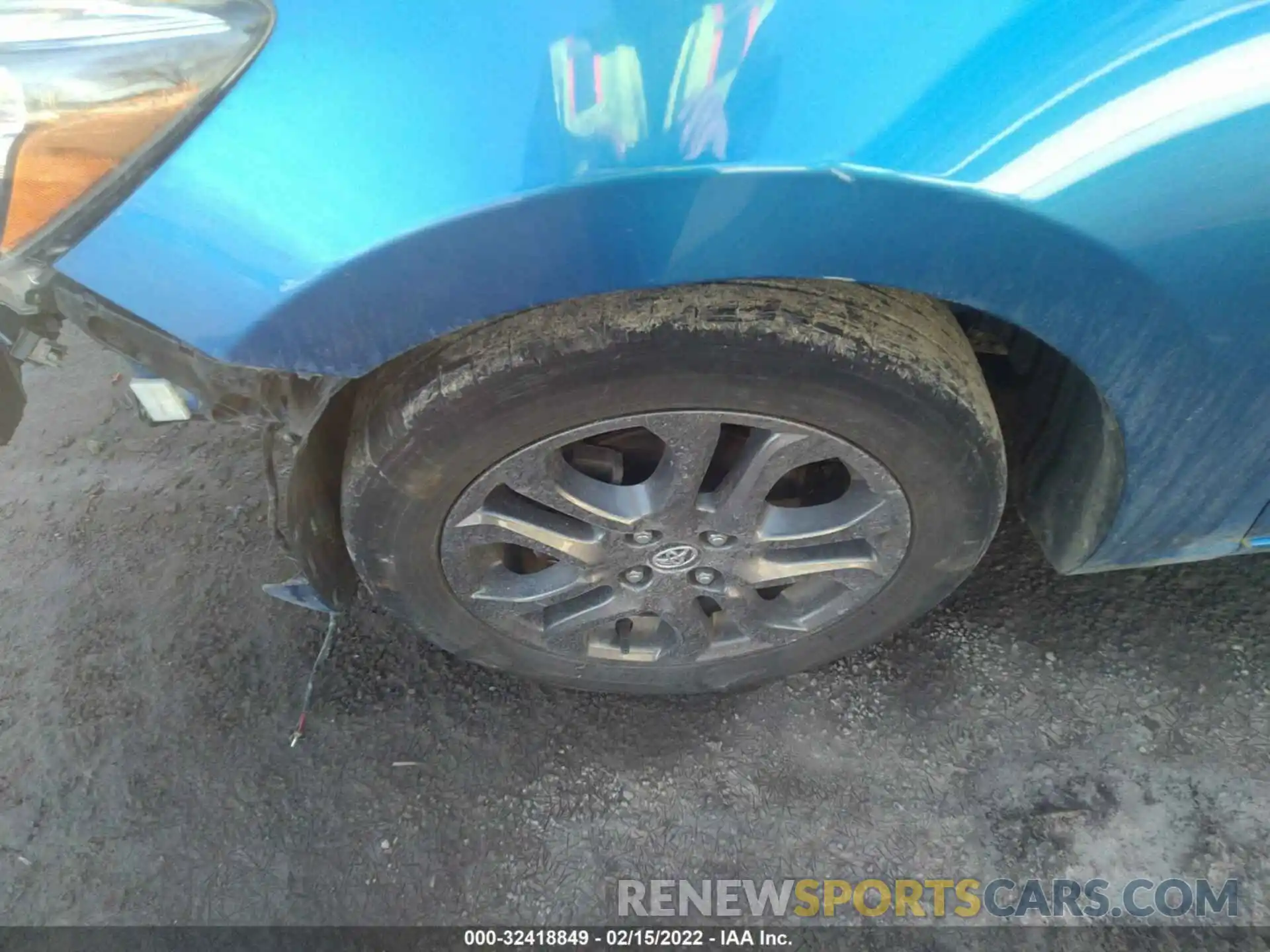 13 Photograph of a damaged car 3MYDLBYV4KY520118 TOYOTA YARIS SEDAN 2019