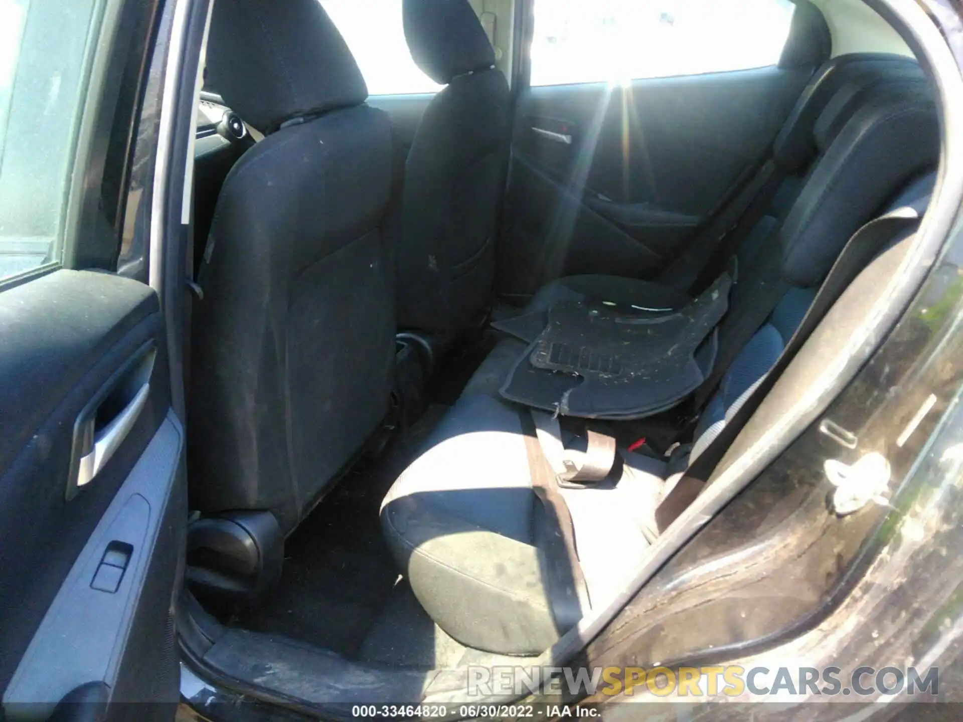 8 Photograph of a damaged car 3MYDLBYV5KY509032 TOYOTA YARIS SEDAN 2019