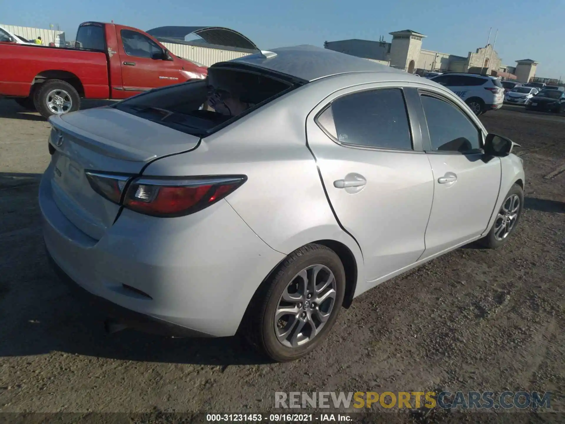 4 Photograph of a damaged car 3MYDLBYV5KY515025 TOYOTA YARIS SEDAN 2019