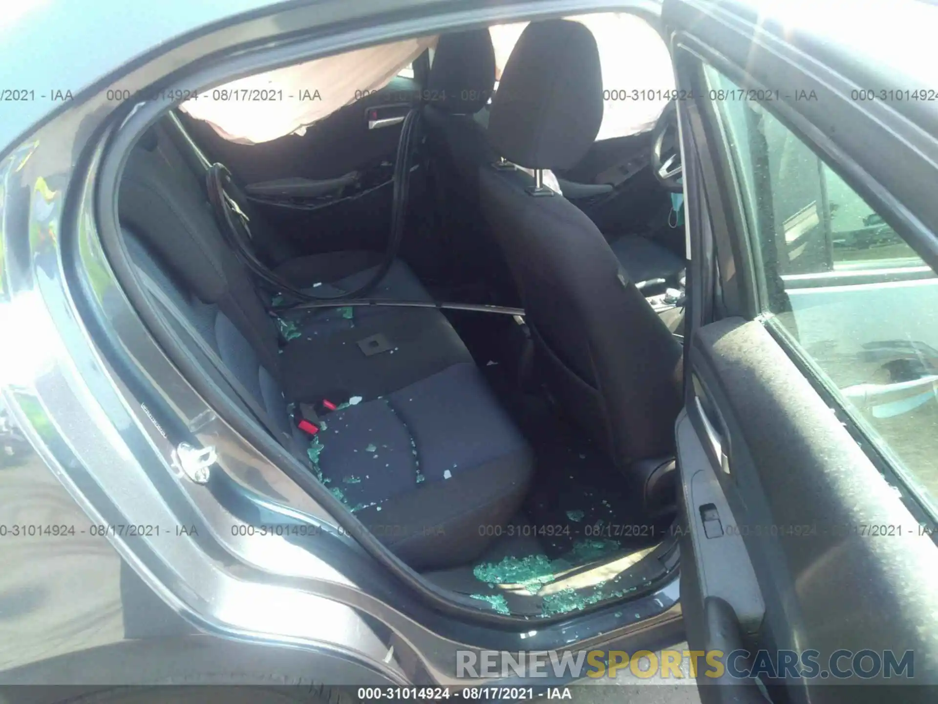 8 Photograph of a damaged car 3MYDLBYV6KY504213 TOYOTA YARIS SEDAN 2019