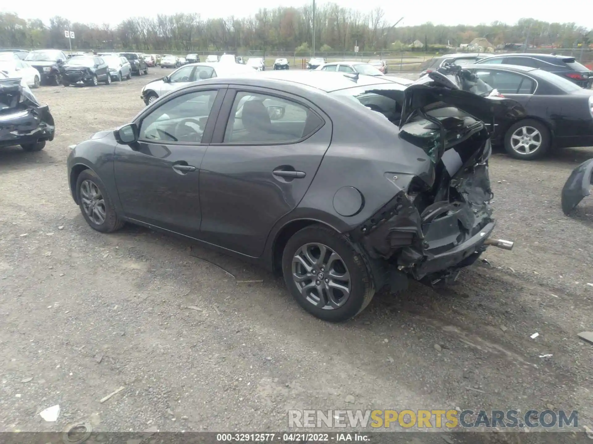 3 Photograph of a damaged car 3MYDLBYV6KY512506 TOYOTA YARIS SEDAN 2019