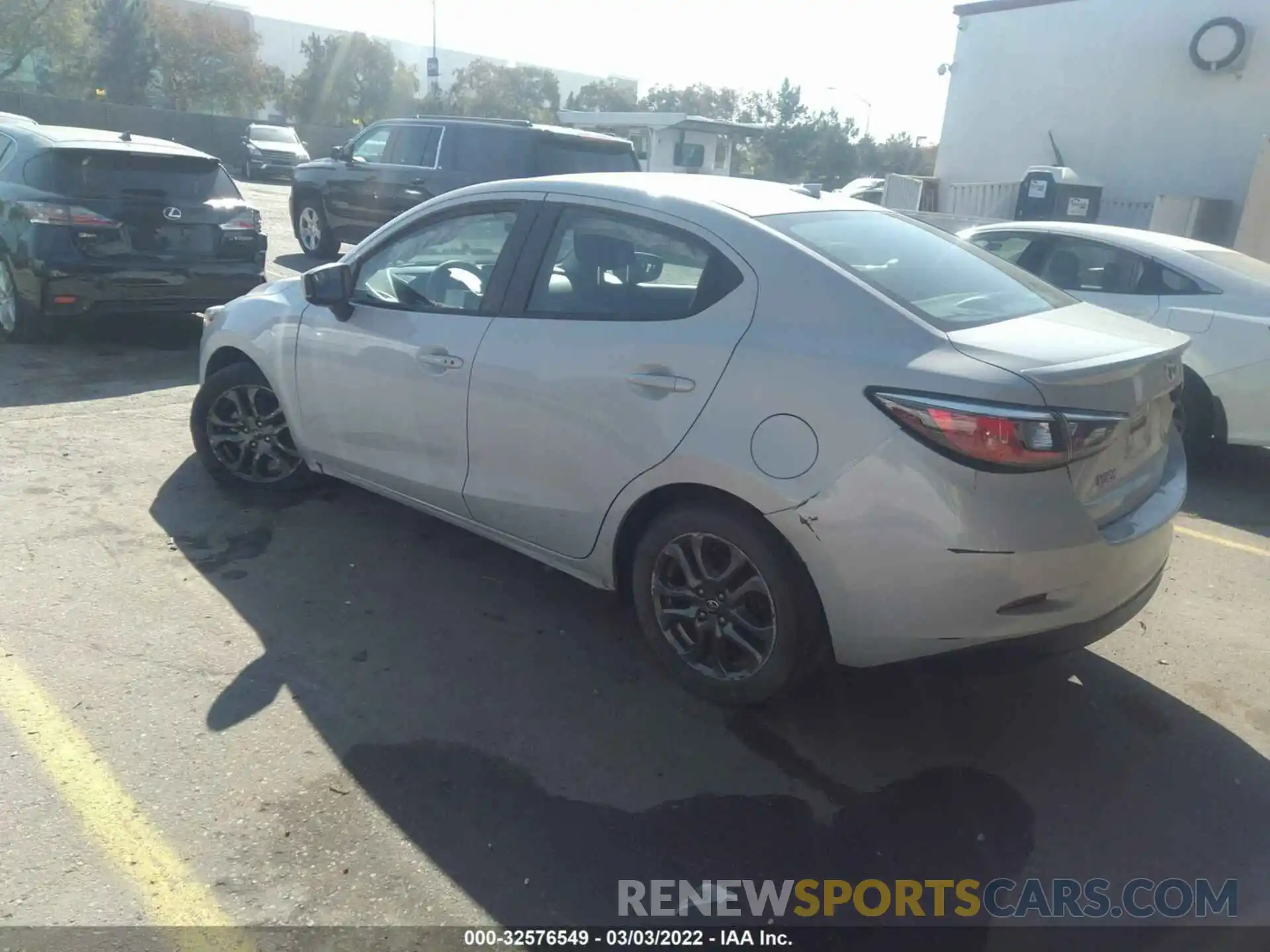 3 Photograph of a damaged car 3MYDLBYV6KY513607 TOYOTA YARIS SEDAN 2019