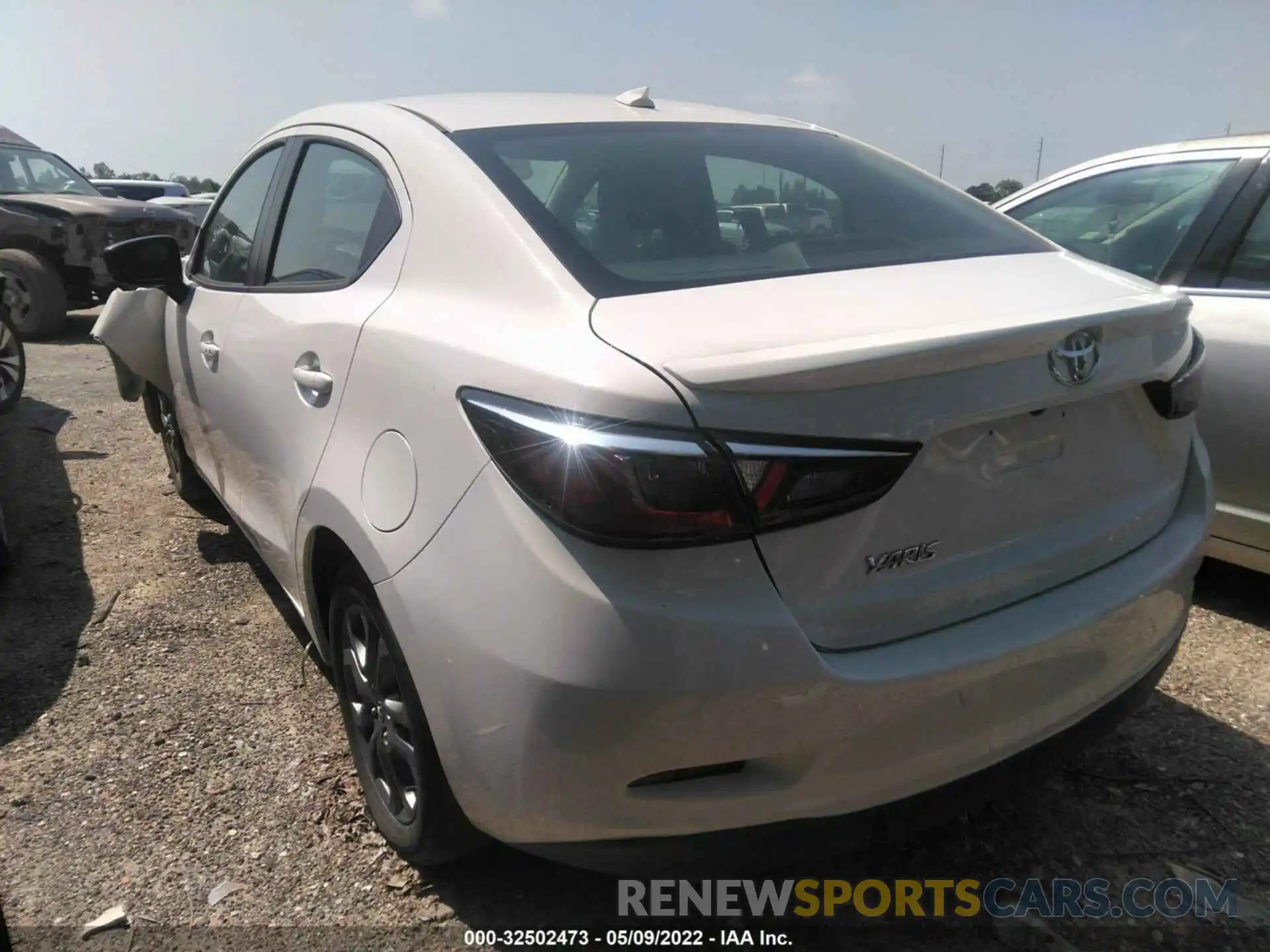 3 Фотография поврежденного автомобиля 3MYDLBYV6KY516250 TOYOTA YARIS SEDAN 2019