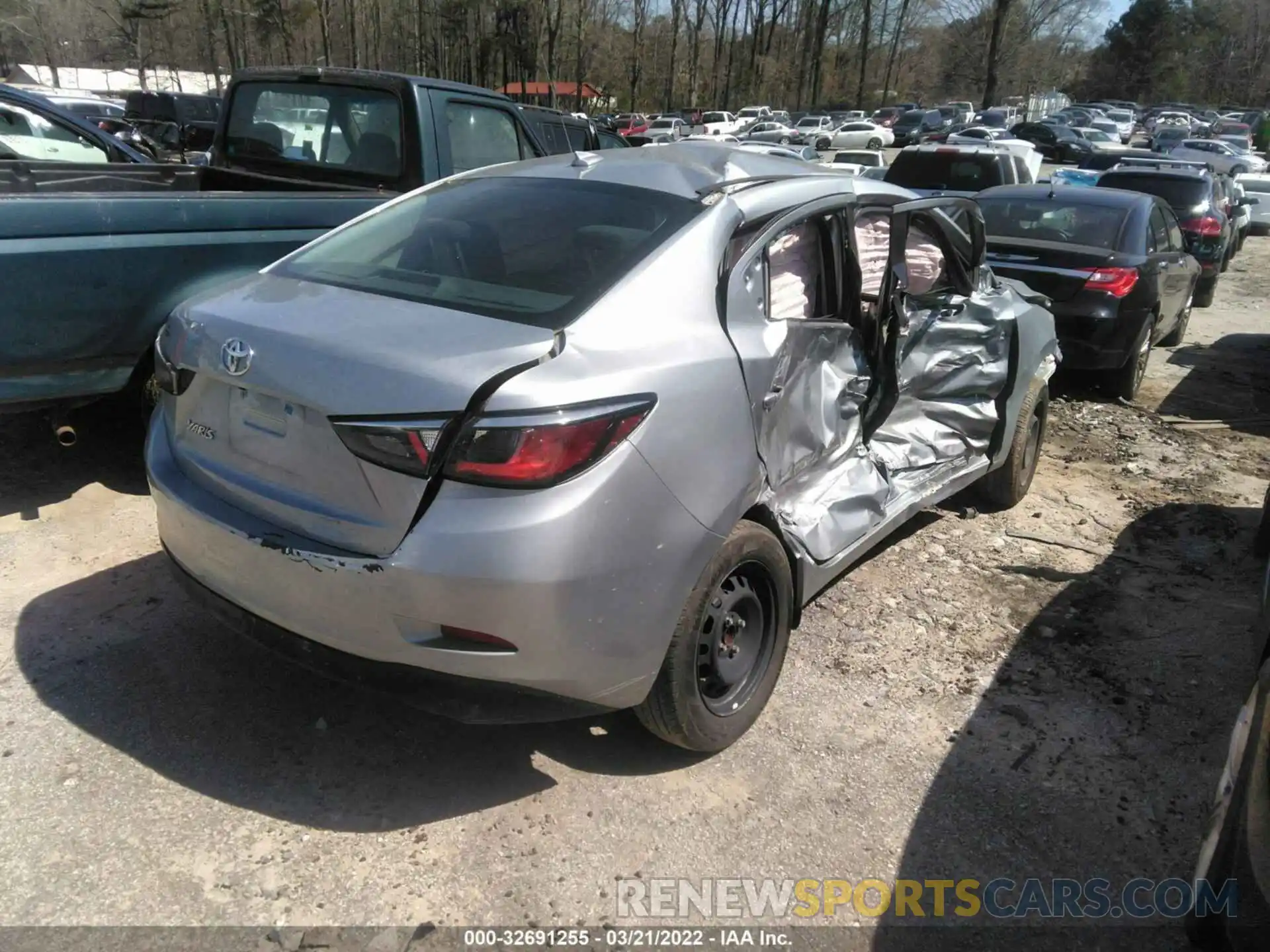 4 Photograph of a damaged car 3MYDLBYV6KY523862 TOYOTA YARIS SEDAN 2019