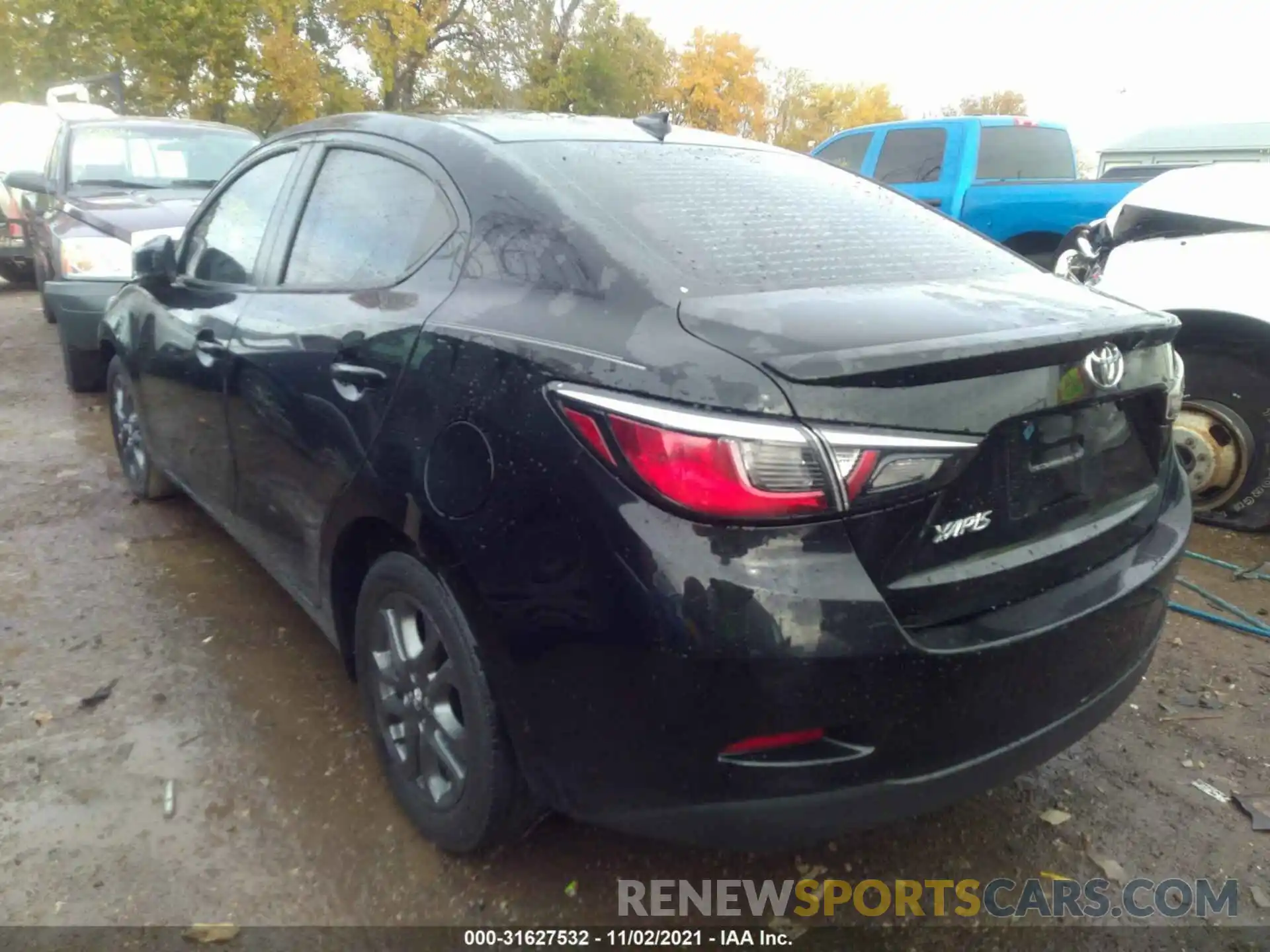 3 Фотография поврежденного автомобиля 3MYDLBYV7KY502342 TOYOTA YARIS SEDAN 2019