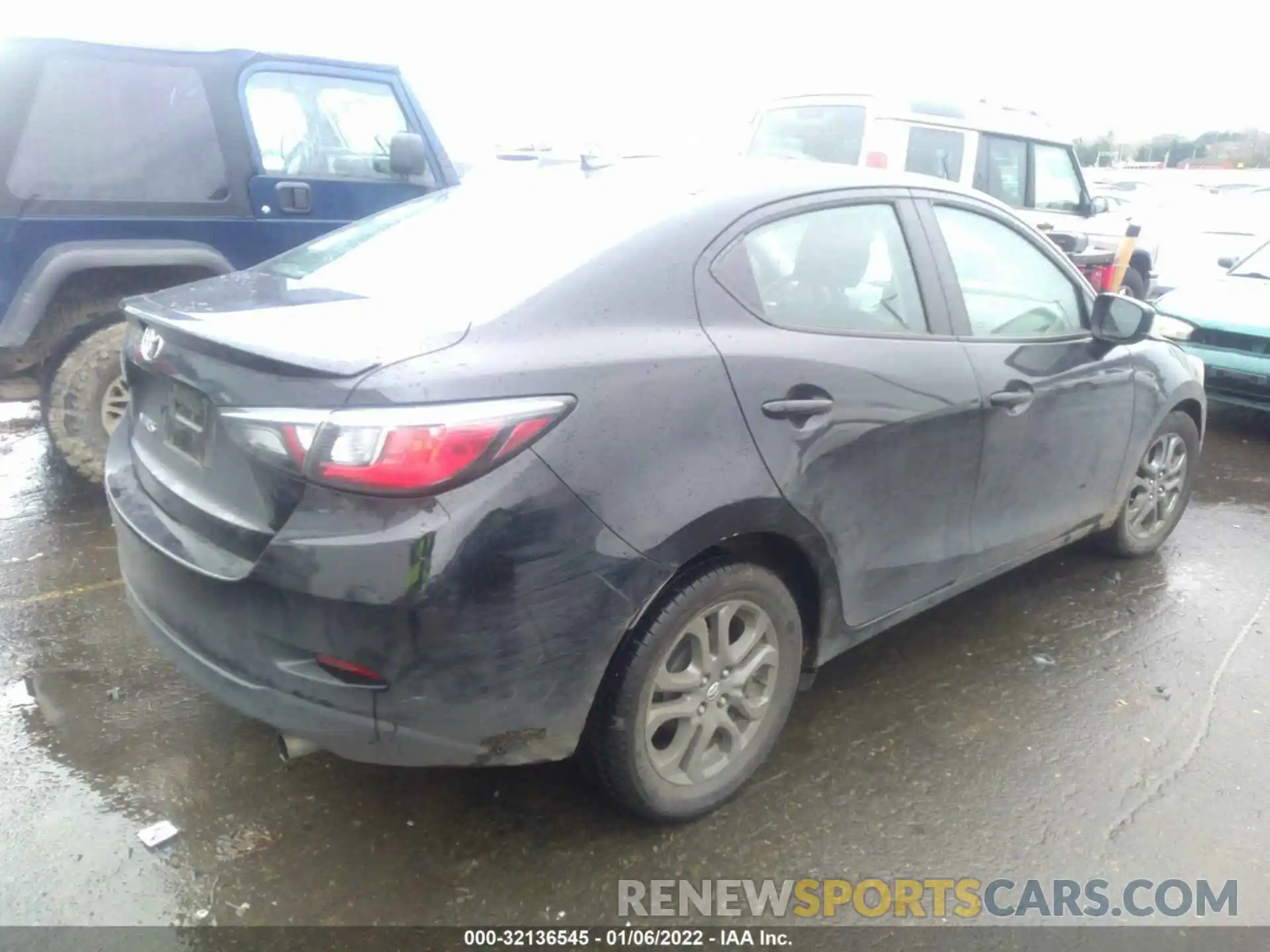 4 Photograph of a damaged car 3MYDLBYV7KY511333 TOYOTA YARIS SEDAN 2019