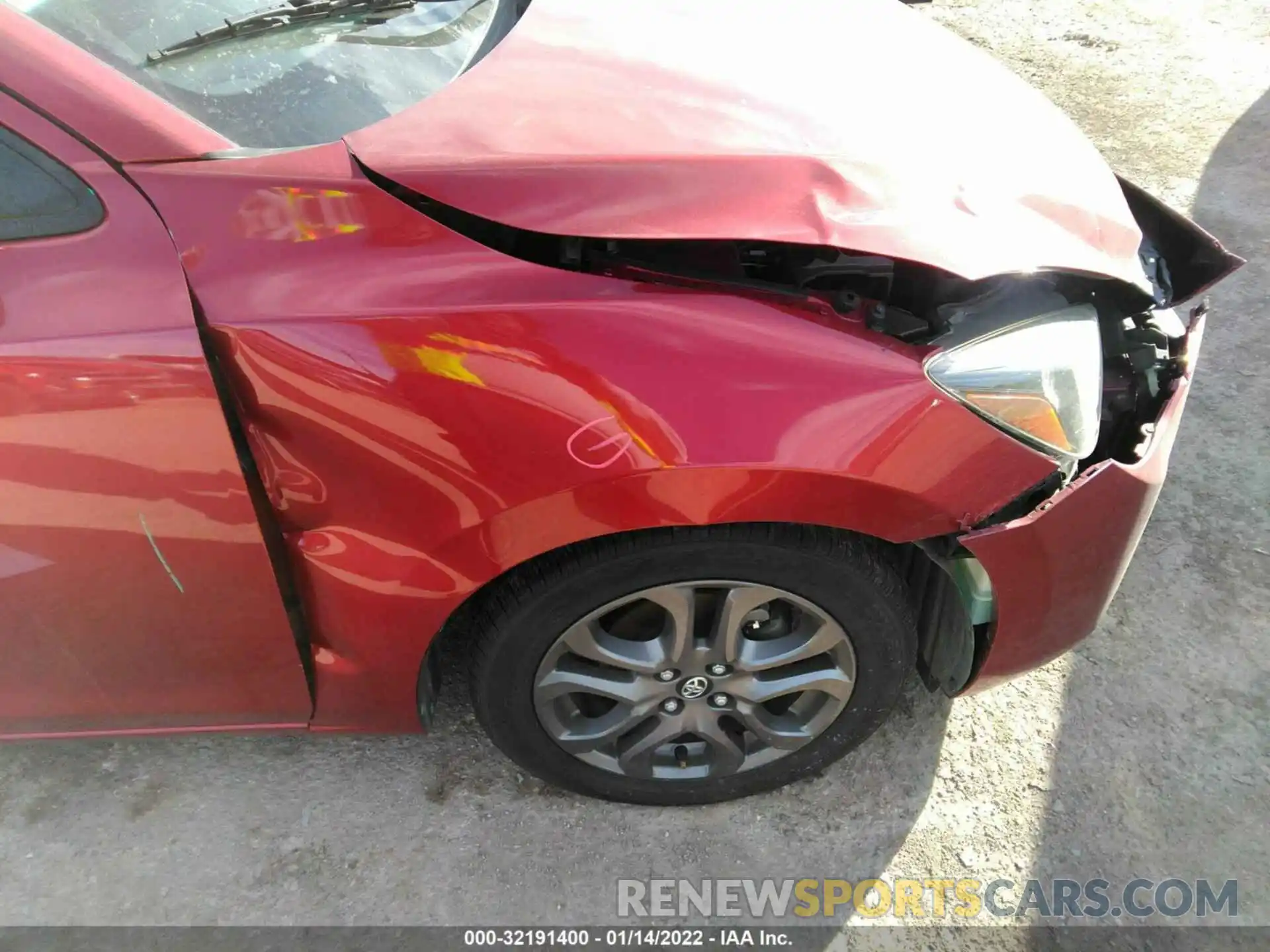 14 Photograph of a damaged car 3MYDLBYV7KY520842 TOYOTA YARIS SEDAN 2019