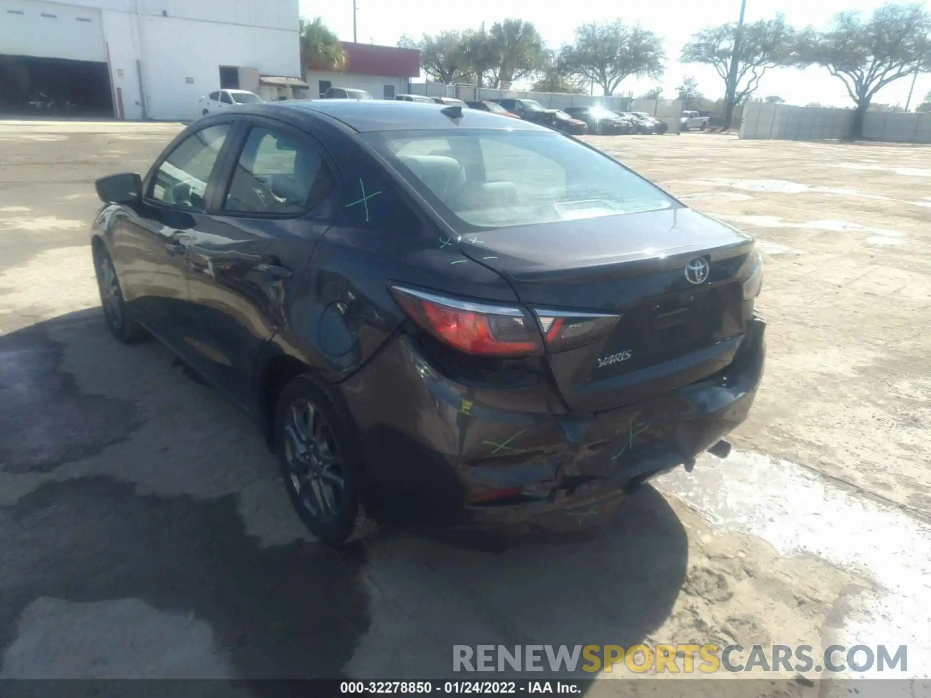 2 Photograph of a damaged car 3MYDLBYV8KY504441 TOYOTA YARIS SEDAN 2019