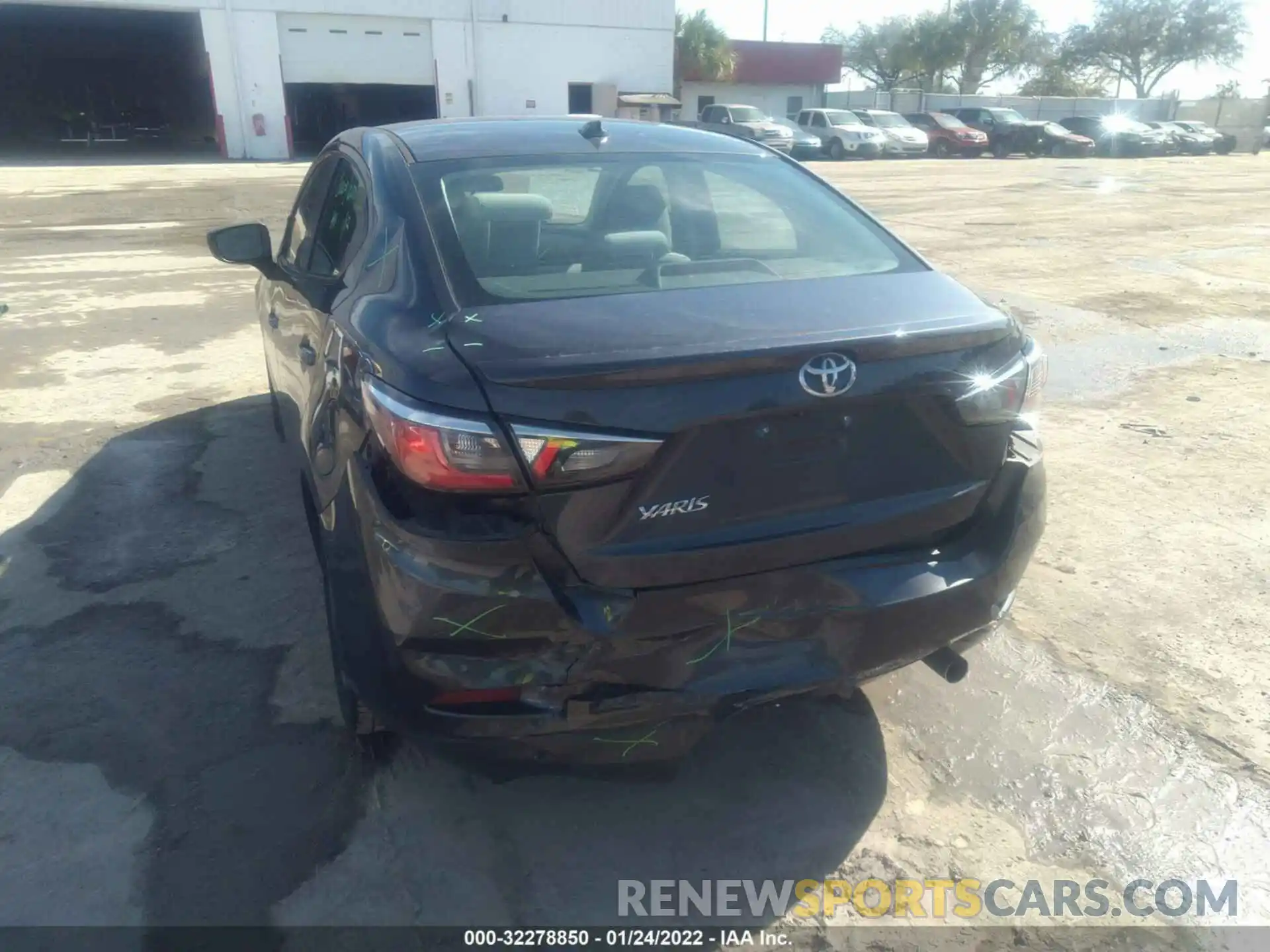 5 Photograph of a damaged car 3MYDLBYV8KY504441 TOYOTA YARIS SEDAN 2019