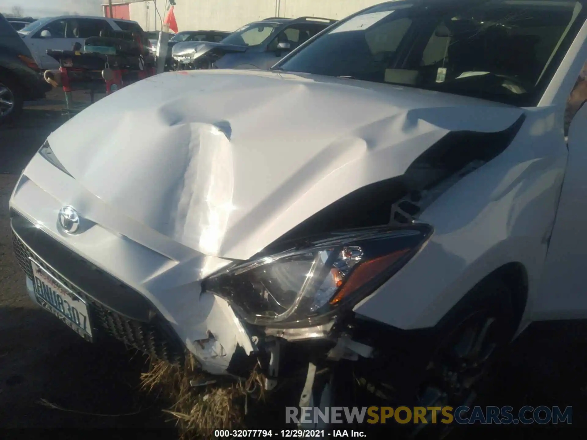 6 Photograph of a damaged car 3MYDLBYV8KY504763 TOYOTA YARIS SEDAN 2019