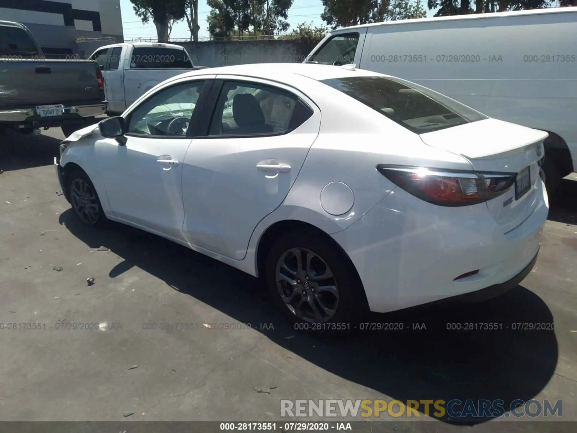 3 Photograph of a damaged car 3MYDLBYV8KY504777 TOYOTA YARIS SEDAN 2019