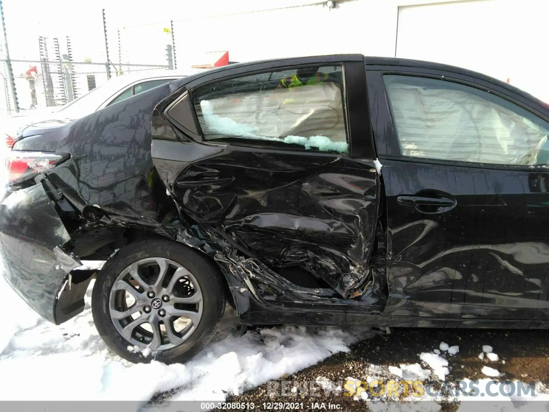 6 Photograph of a damaged car 3MYDLBYV8KY513494 TOYOTA YARIS SEDAN 2019