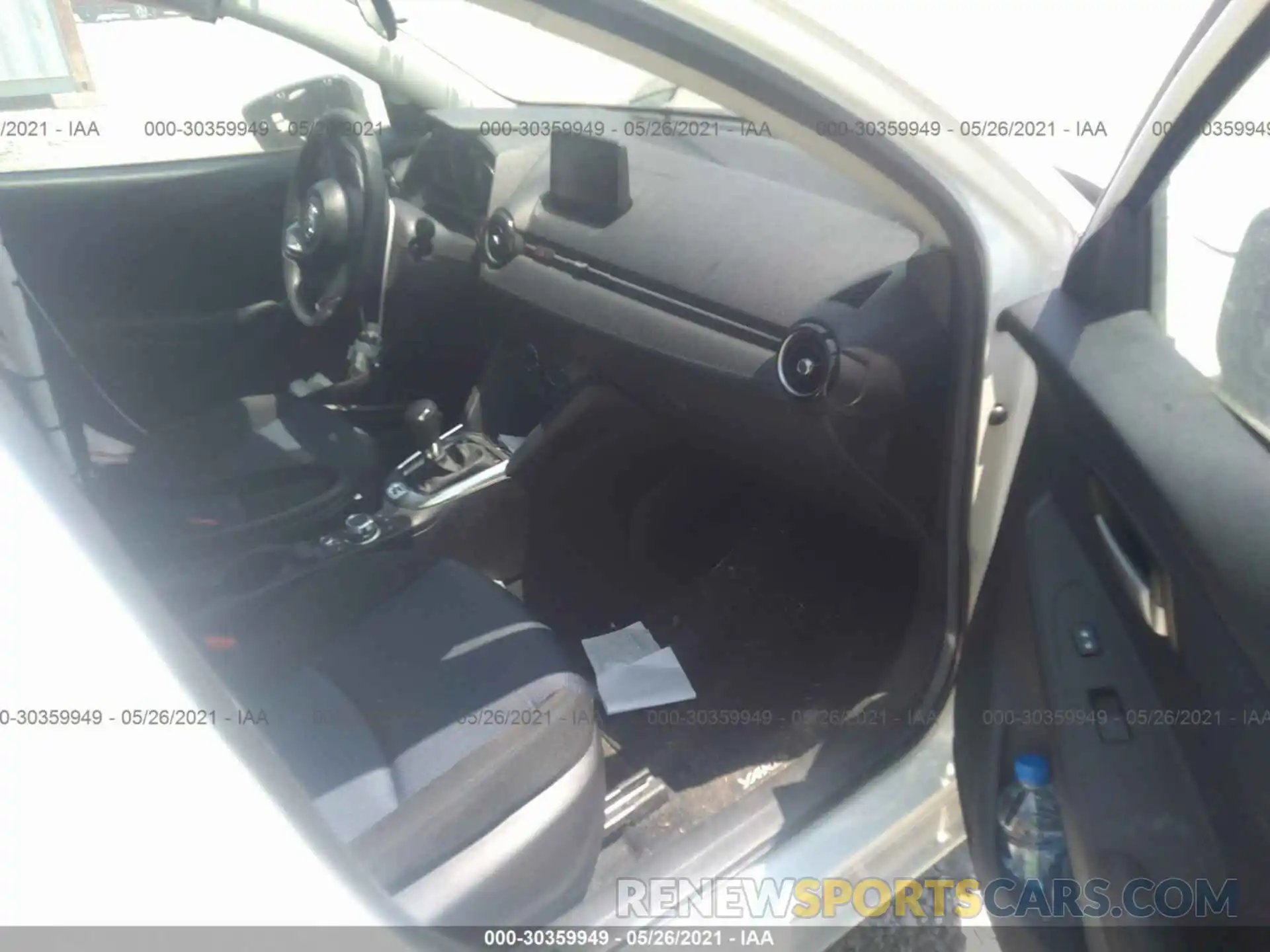 5 Photograph of a damaged car 3MYDLBYV8KY514340 TOYOTA YARIS SEDAN 2019