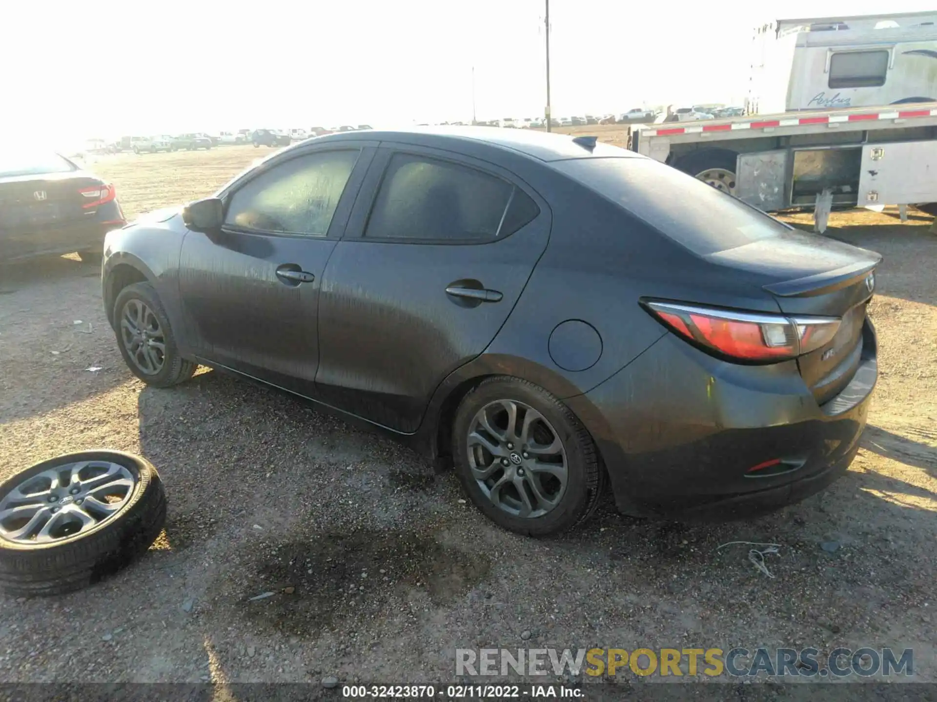 3 Photograph of a damaged car 3MYDLBYV8KY520333 TOYOTA YARIS SEDAN 2019