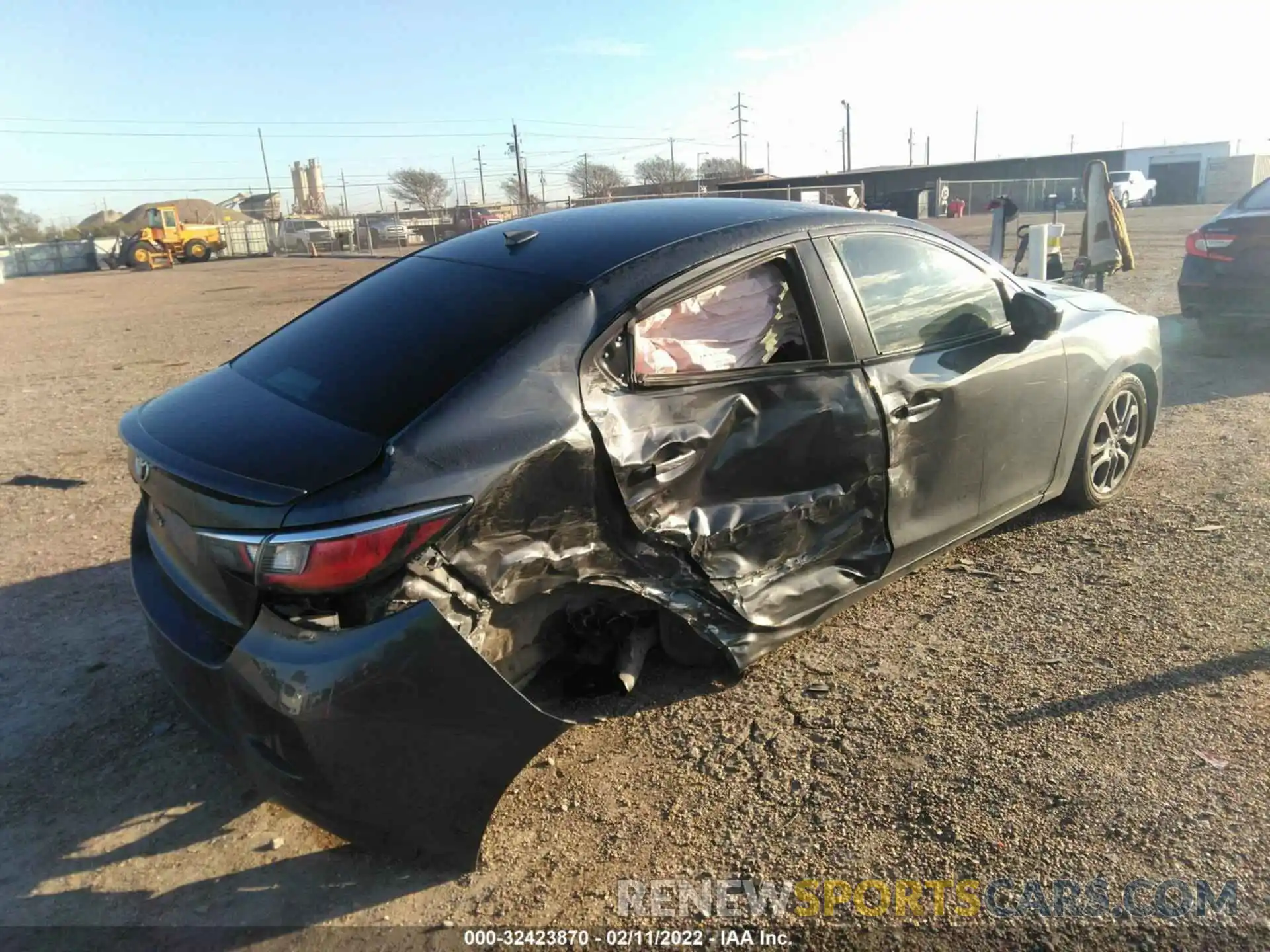 4 Photograph of a damaged car 3MYDLBYV8KY520333 TOYOTA YARIS SEDAN 2019