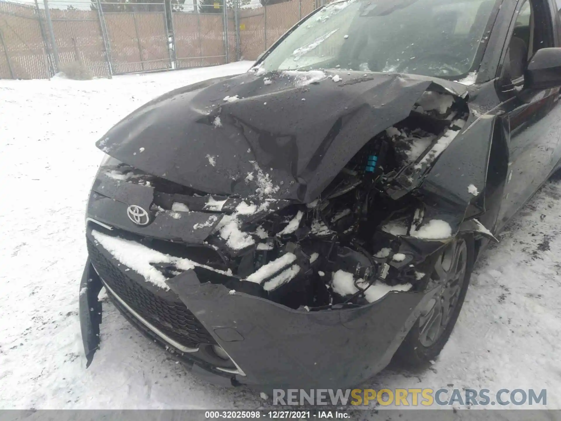 6 Photograph of a damaged car 3MYDLBYV9KY514850 TOYOTA YARIS SEDAN 2019