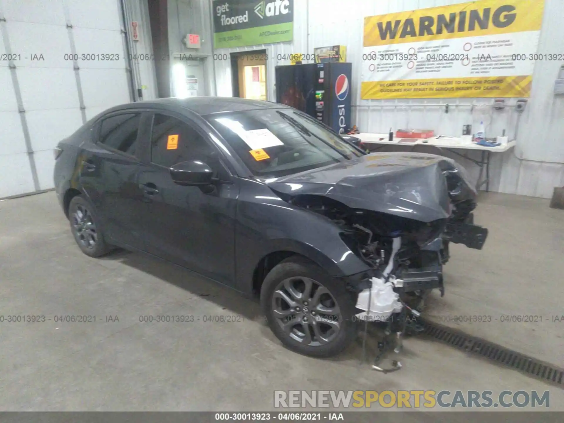 1 Photograph of a damaged car 3MYDLBYV9KY515402 TOYOTA YARIS SEDAN 2019