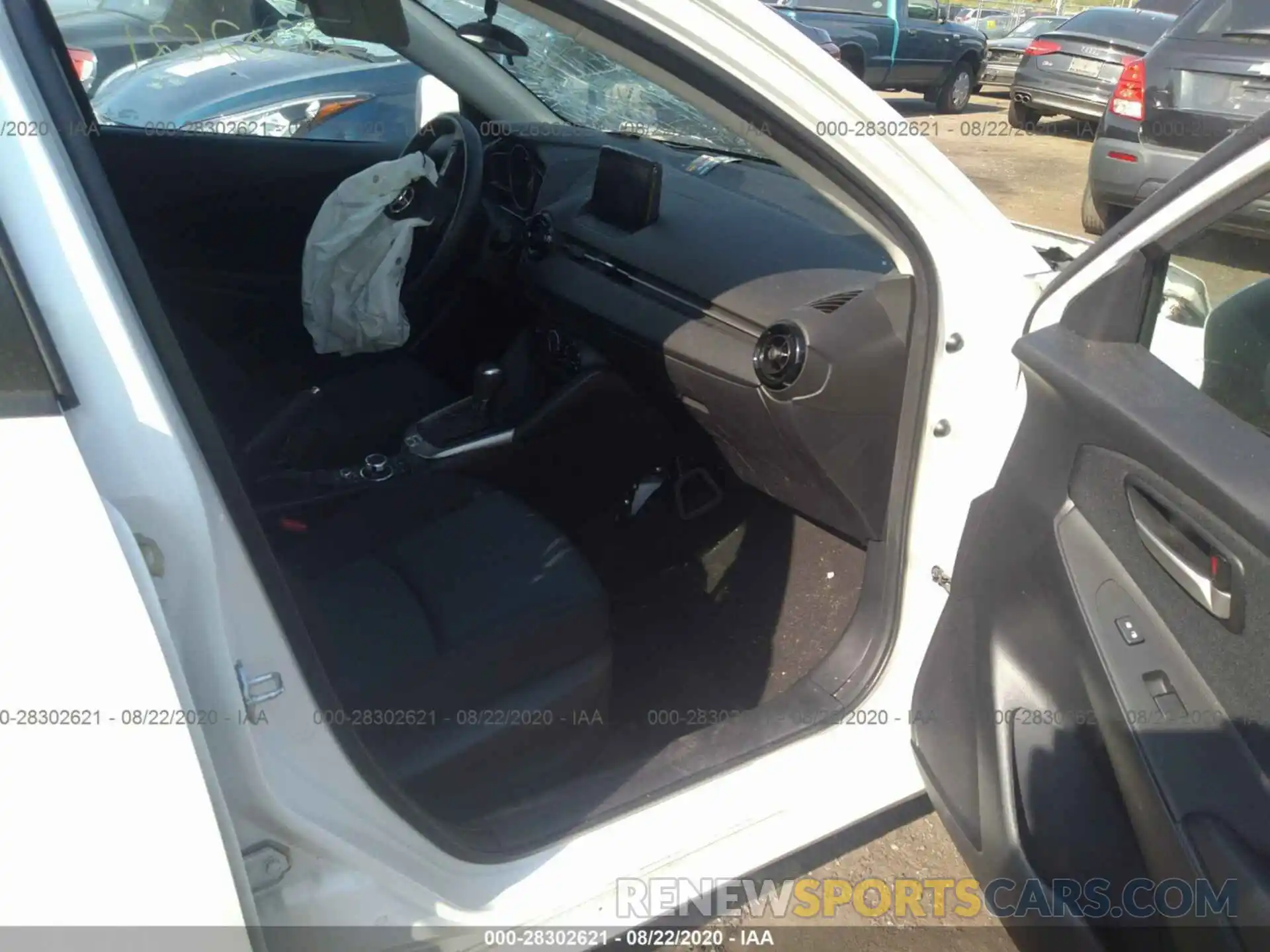 5 Photograph of a damaged car 3MYDLBYV9KY516291 TOYOTA YARIS SEDAN 2019