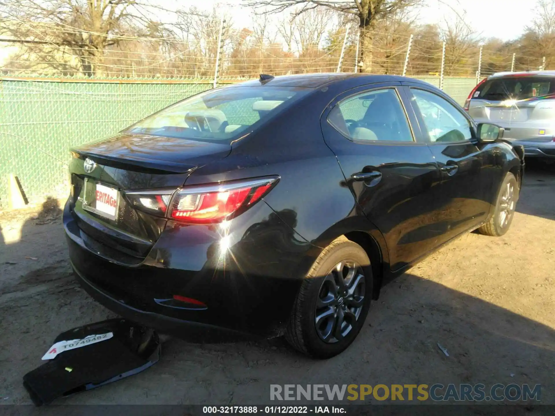 4 Photograph of a damaged car 3MYDLBYVXKY500178 TOYOTA YARIS SEDAN 2019