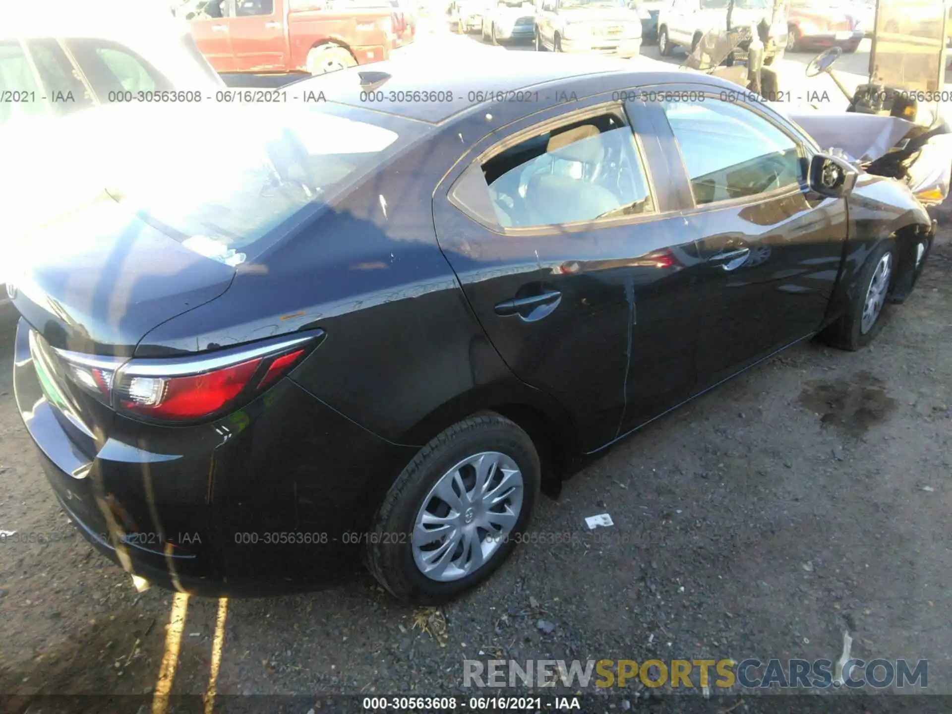 4 Photograph of a damaged car 3MYDLBYVXKY503825 TOYOTA YARIS SEDAN 2019