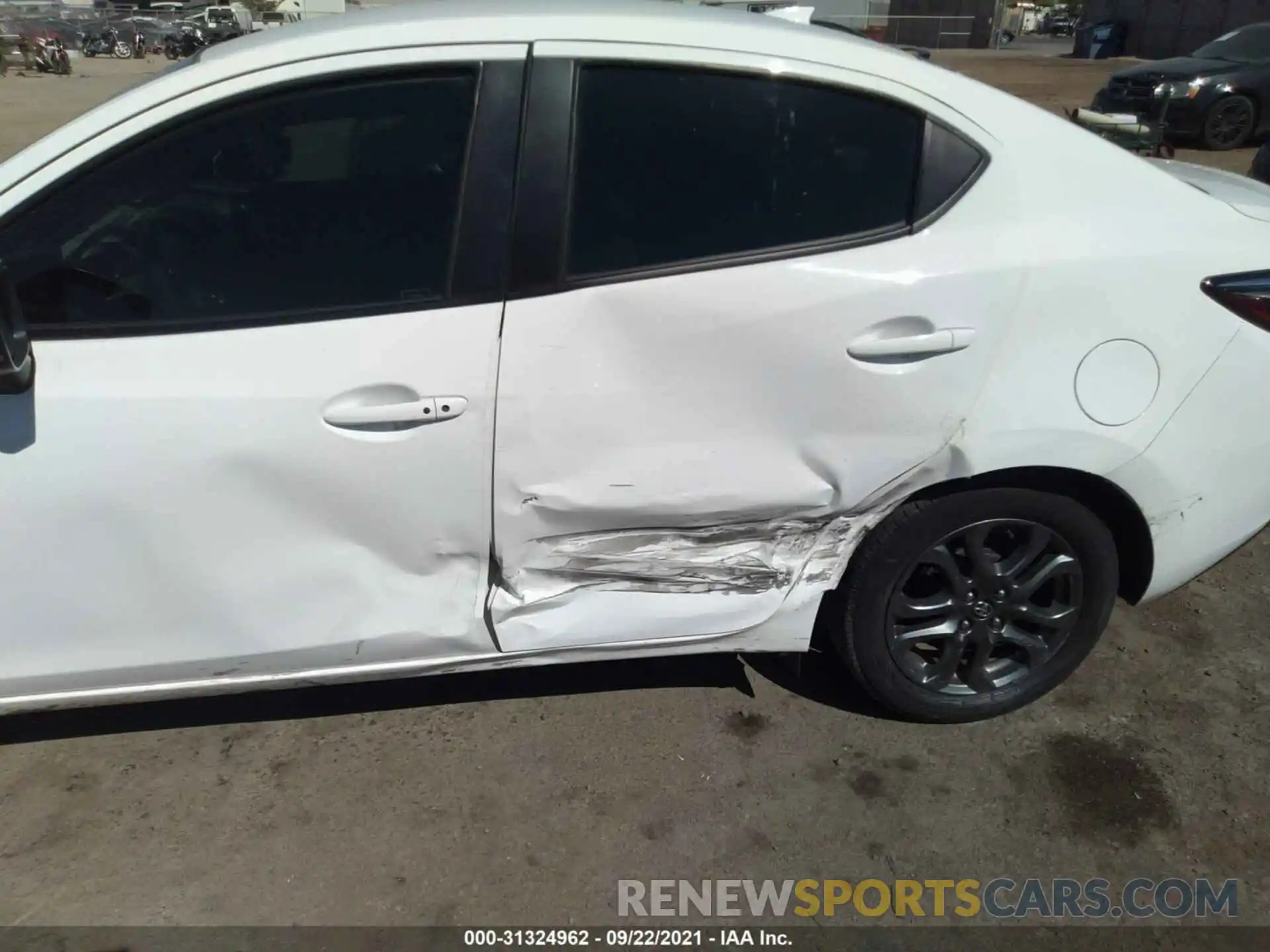 6 Photograph of a damaged car 3MYDLBYVXKY504151 TOYOTA YARIS SEDAN 2019