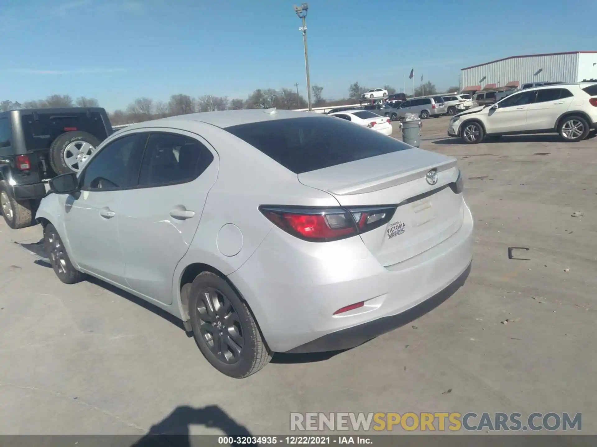 3 Photograph of a damaged car 3MYDLBYVXKY505445 TOYOTA YARIS SEDAN 2019