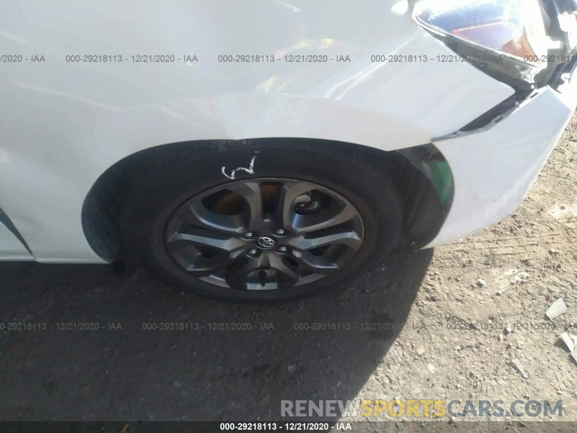 13 Photograph of a damaged car 3MYDLBYVXKY505509 TOYOTA YARIS SEDAN 2019