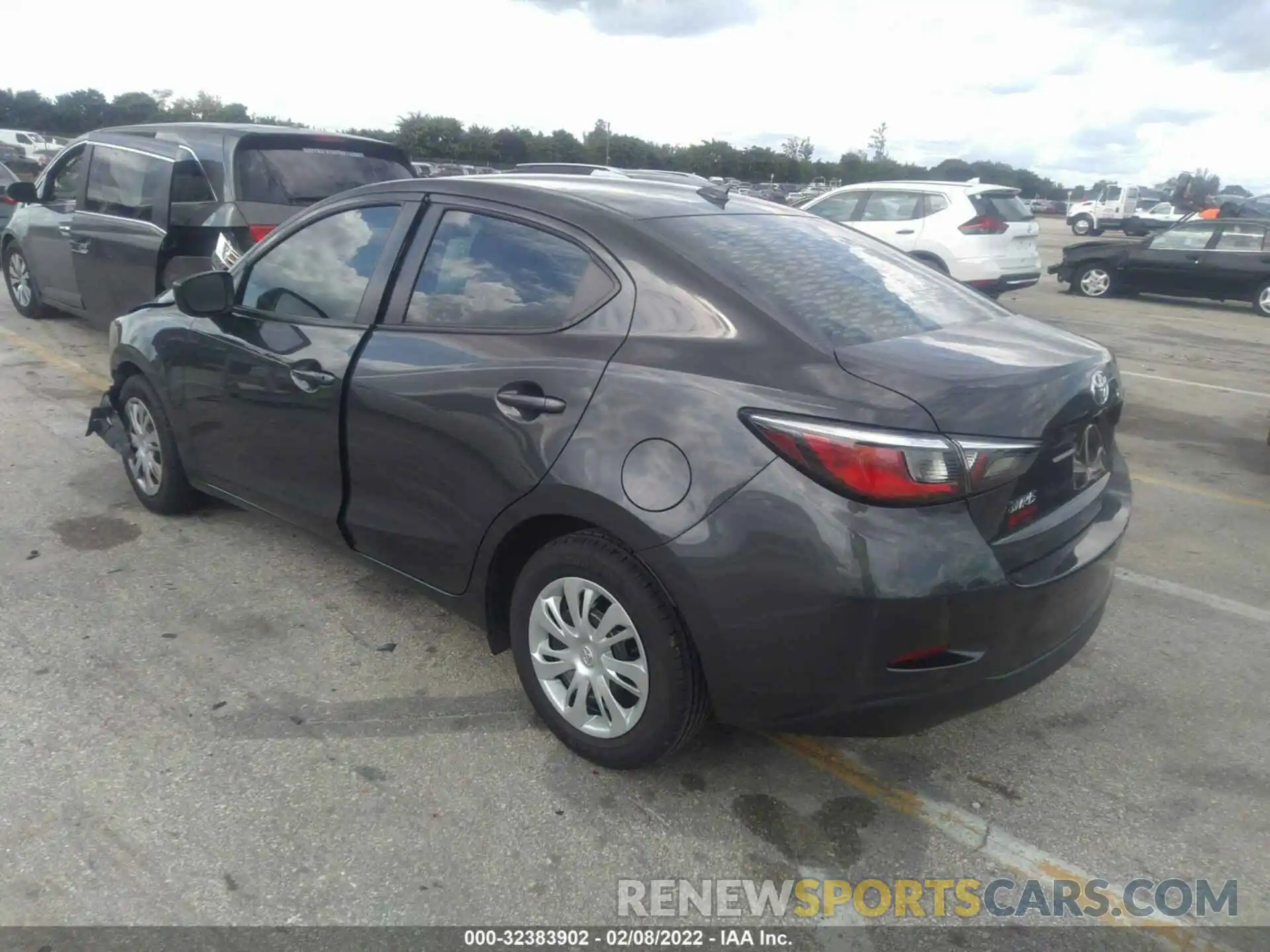 3 Photograph of a damaged car 3MYDLBYVXKY511004 TOYOTA YARIS SEDAN 2019