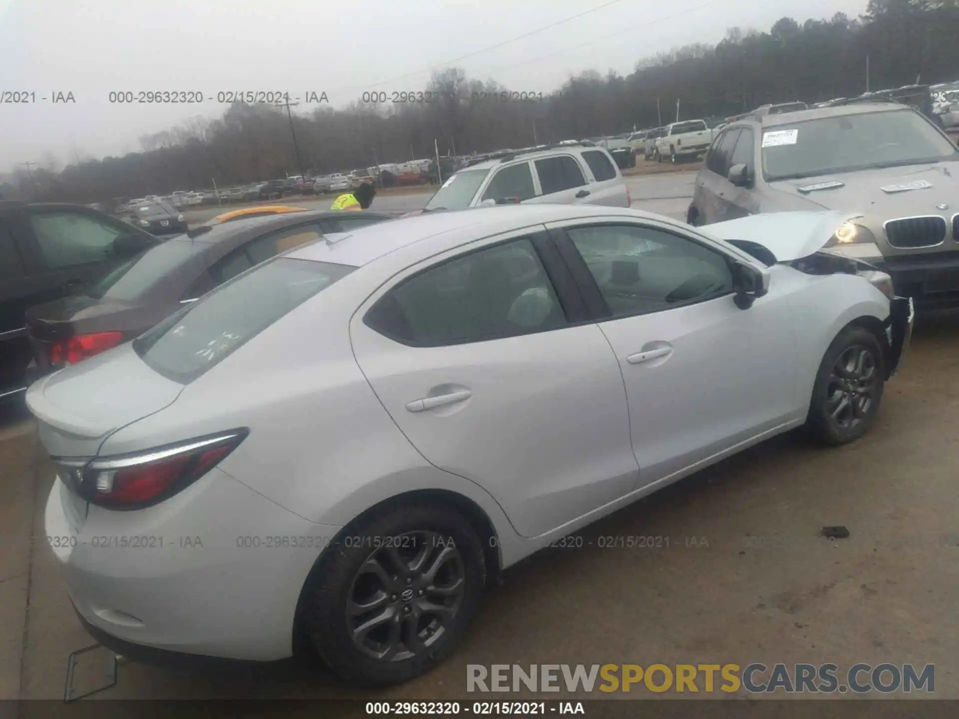 4 Photograph of a damaged car 3MYDLBYVXKY523248 TOYOTA YARIS SEDAN 2019