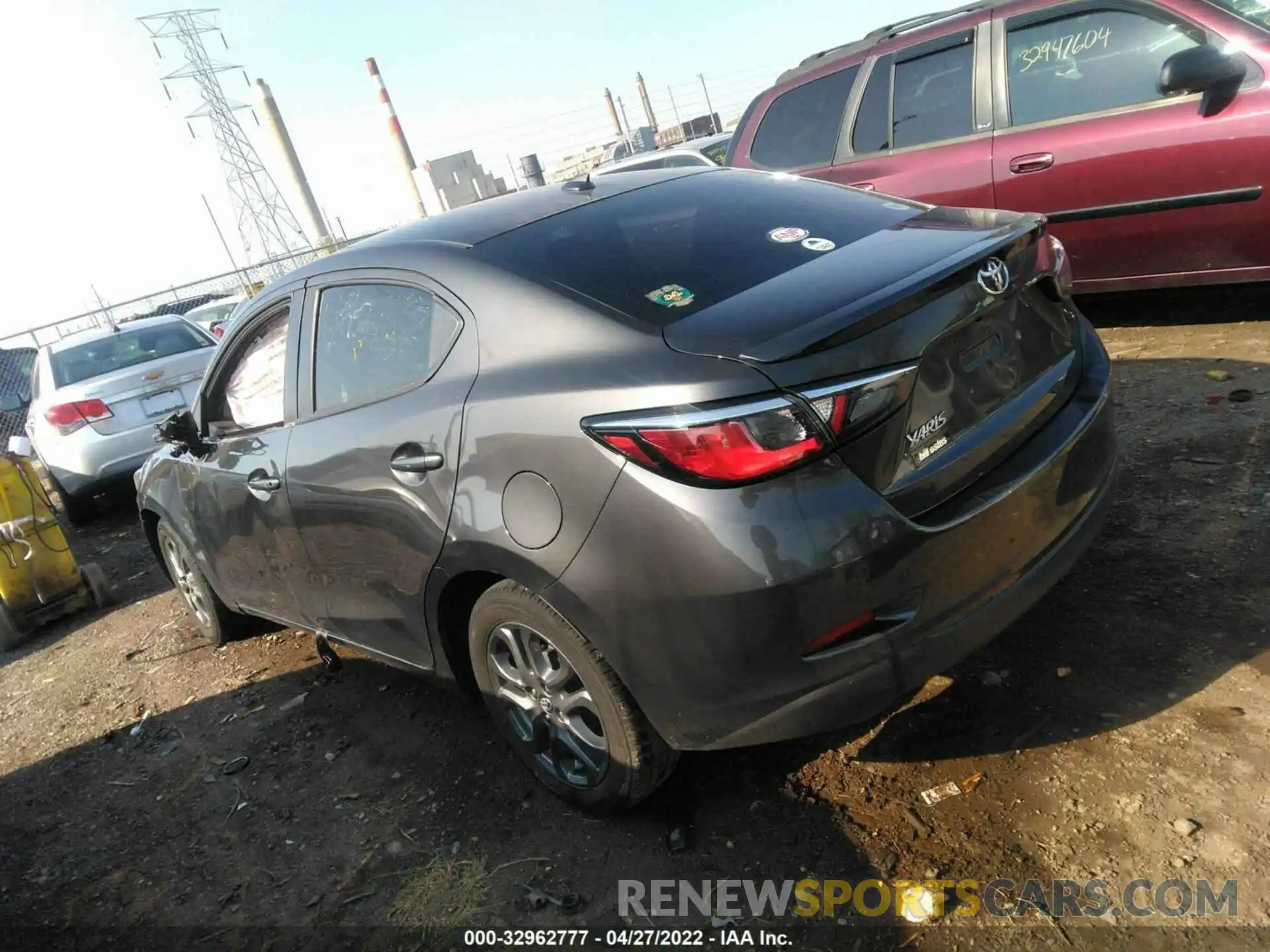 3 Photograph of a damaged car 3MYDLBYV0LY713738 TOYOTA YARIS SEDAN 2020