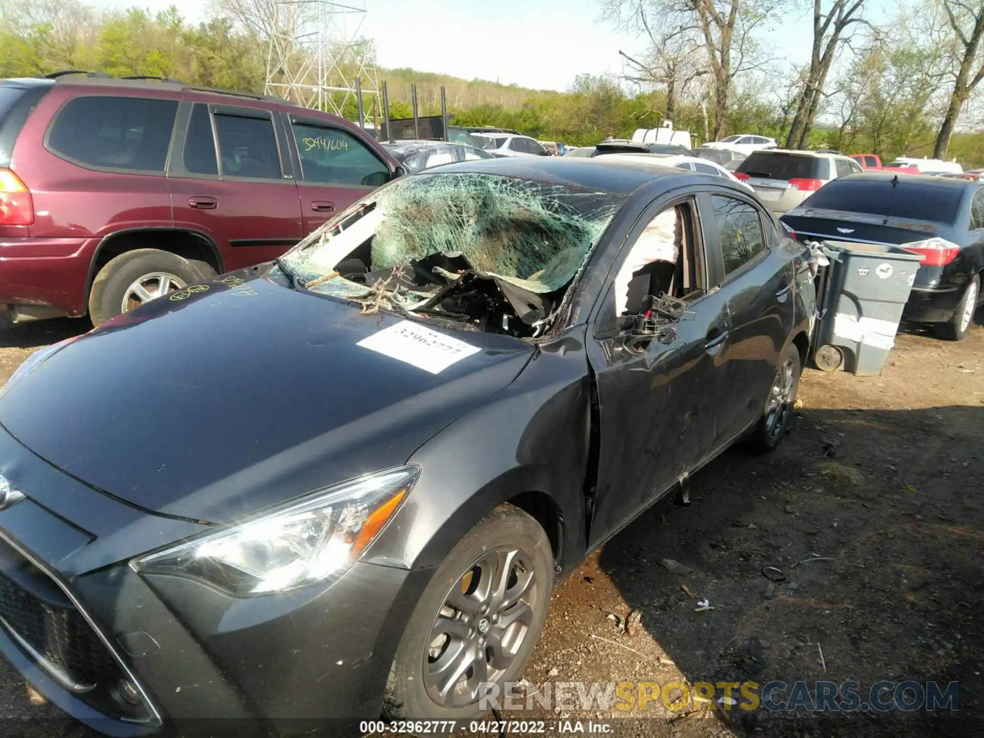 6 Photograph of a damaged car 3MYDLBYV0LY713738 TOYOTA YARIS SEDAN 2020