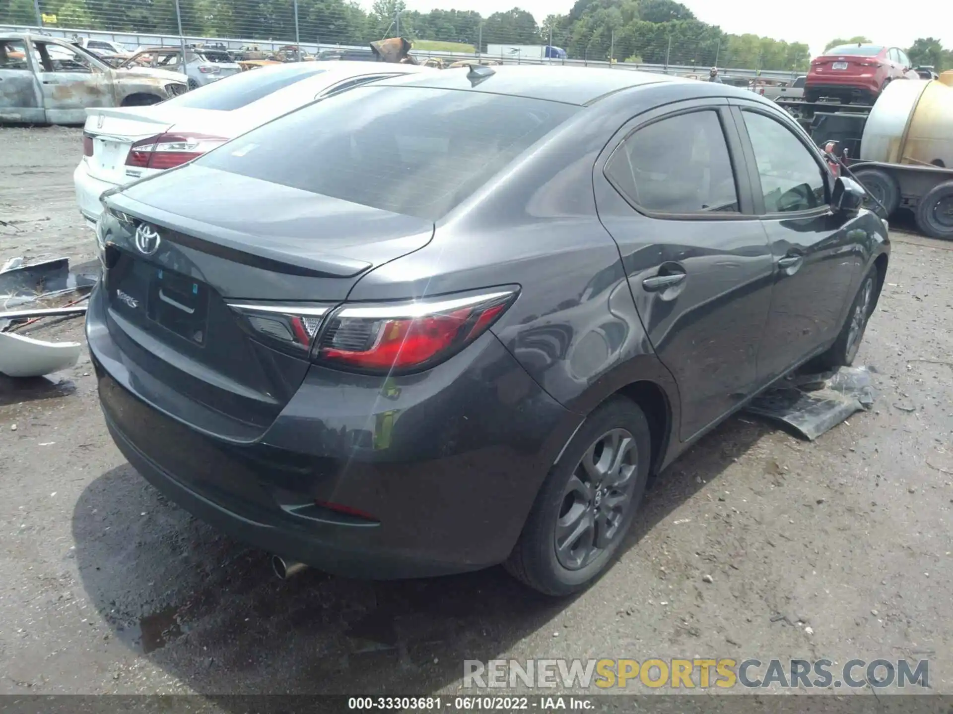 4 Photograph of a damaged car 3MYDLBYV5LY712438 TOYOTA YARIS SEDAN 2020