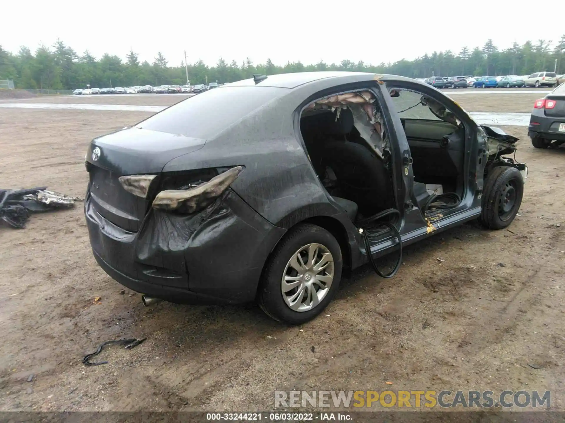 4 Photograph of a damaged car 3MYDLBYV5LY712522 TOYOTA YARIS SEDAN 2020