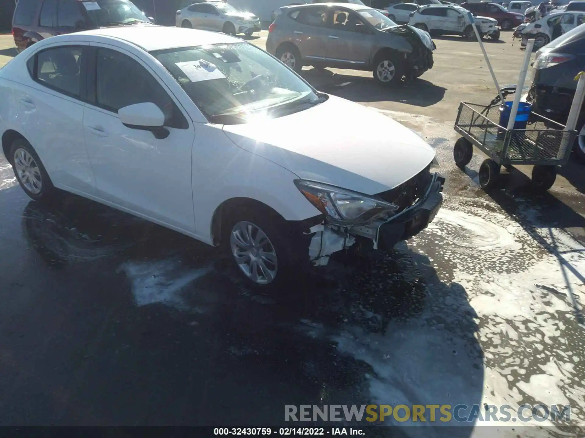 1 Photograph of a damaged car 3MYDLBYV6LY708253 TOYOTA YARIS SEDAN 2020